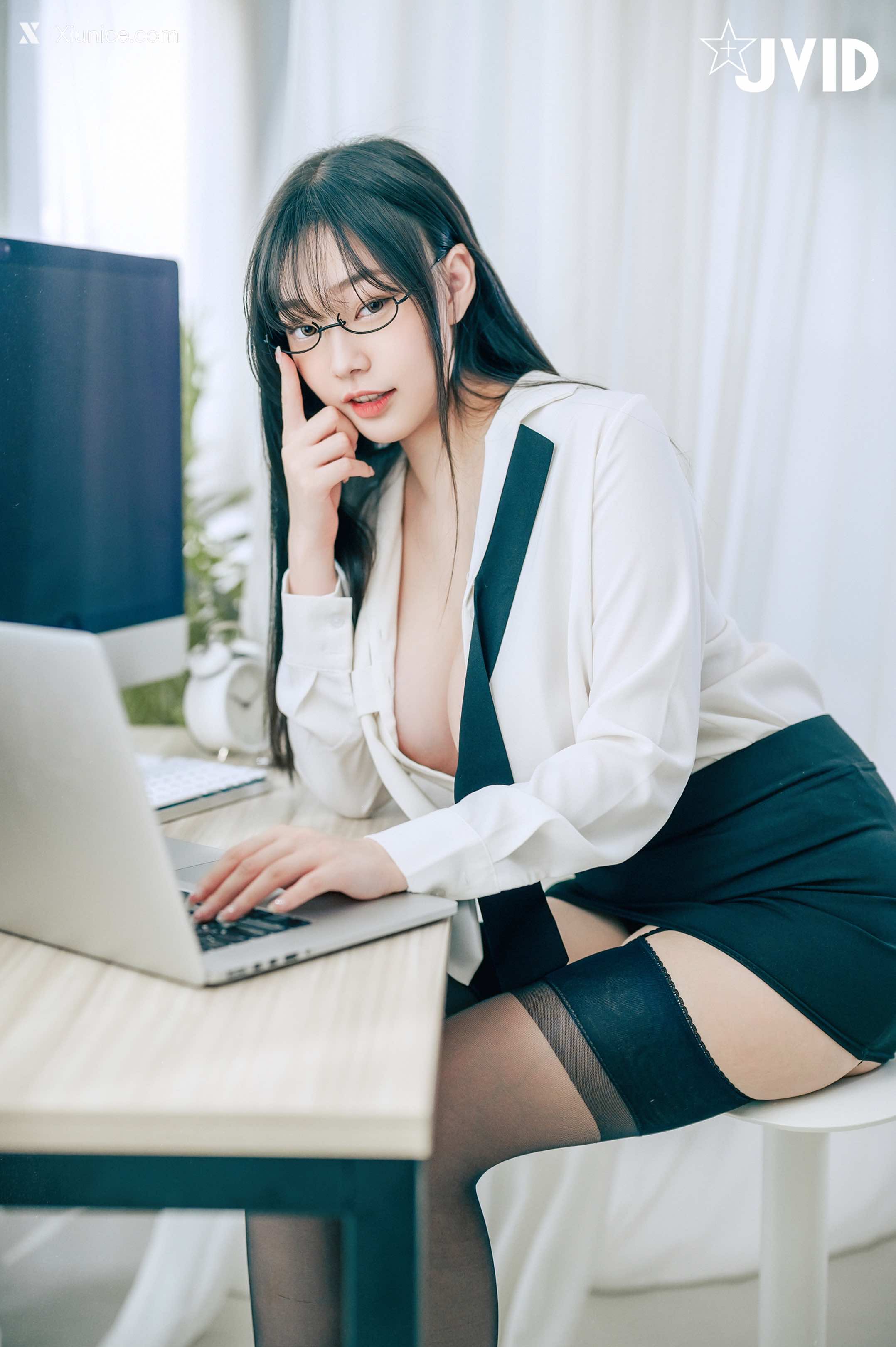 JVID – 苡昕 Slivia – 超巨乳女秘書 第13张