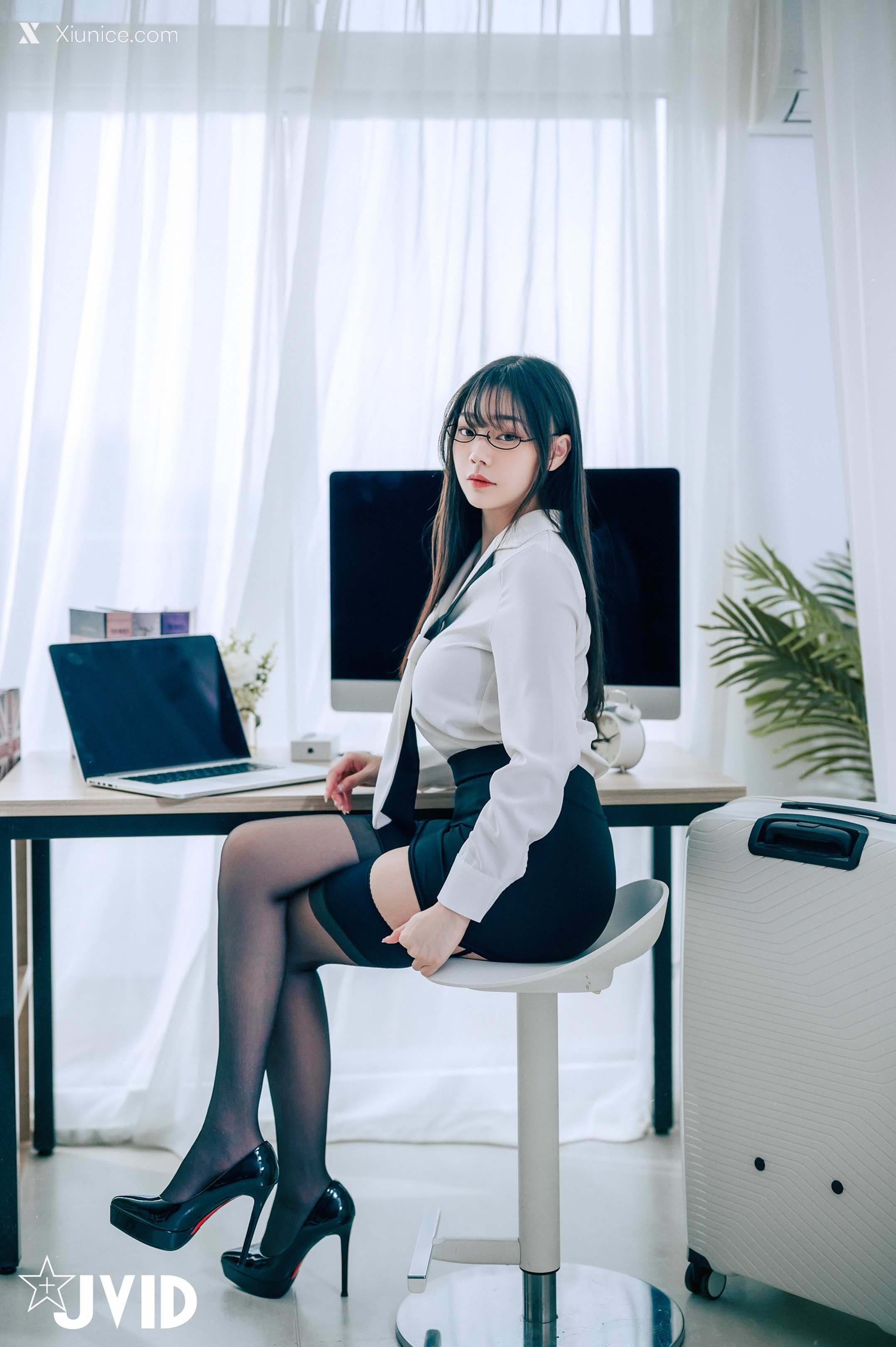 JVID – 苡昕 Slivia – 超巨乳女秘書 第1张