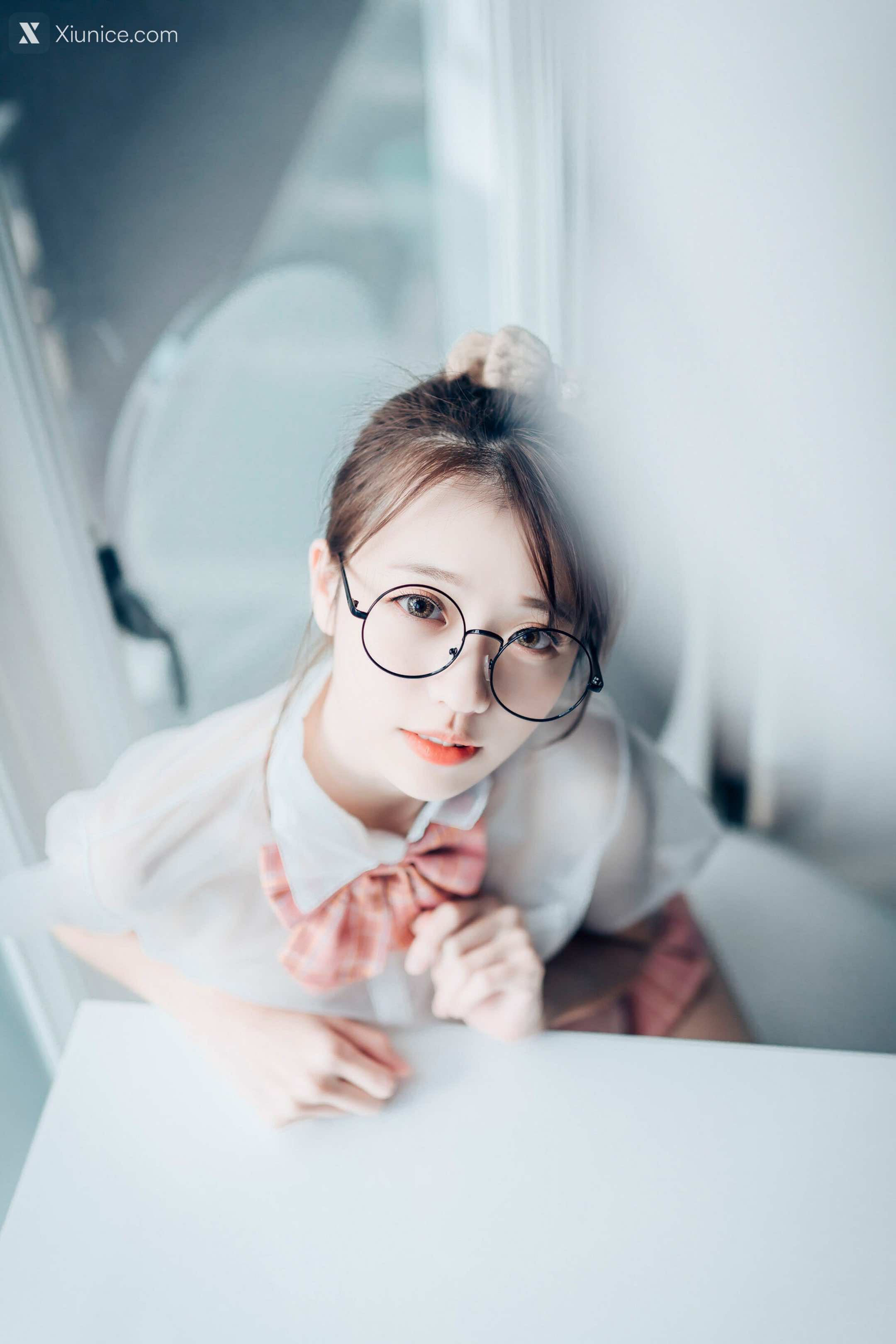 JVID – 妍妍 Angel – 女孩在trasmart制服與眼鏡 第3张