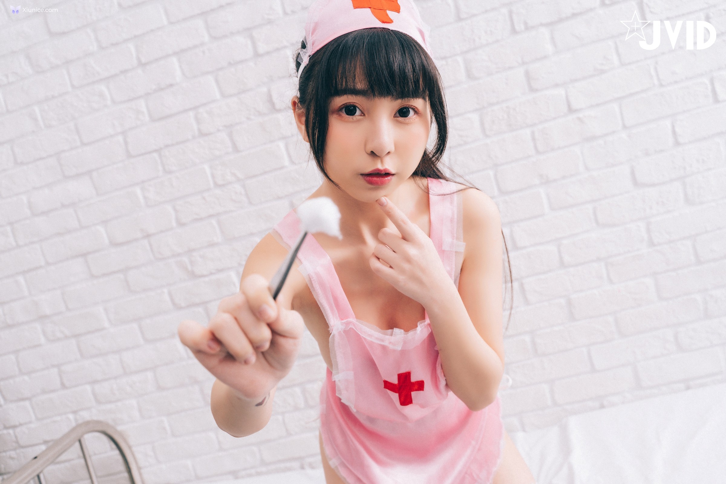 JVID 月台尼Tiny – 讓情色巨乳護士用女上位幫你搖出來吧 第16张
