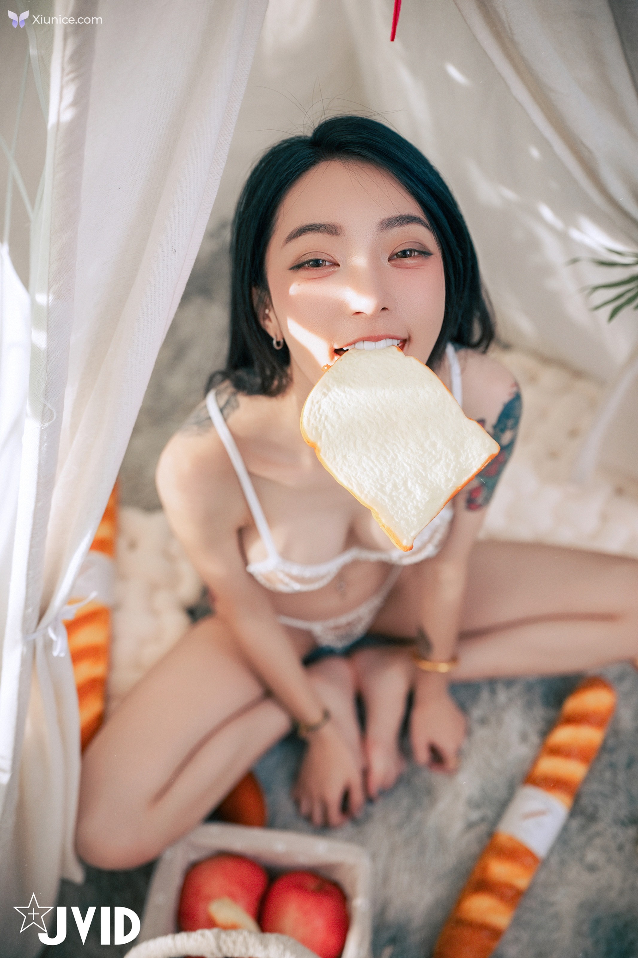 JVID 飄飄哥 – 最狂尺度生日特輯極細丁無膚膠色色の裸體生日趴飄飄慶生被脫光光塗抹奶油超細線丁無膚膠擠出誘人駱駝蹄屁股翹高背後位視角超色慾超誘人裸體奶油慶生影片熱映中 第64张