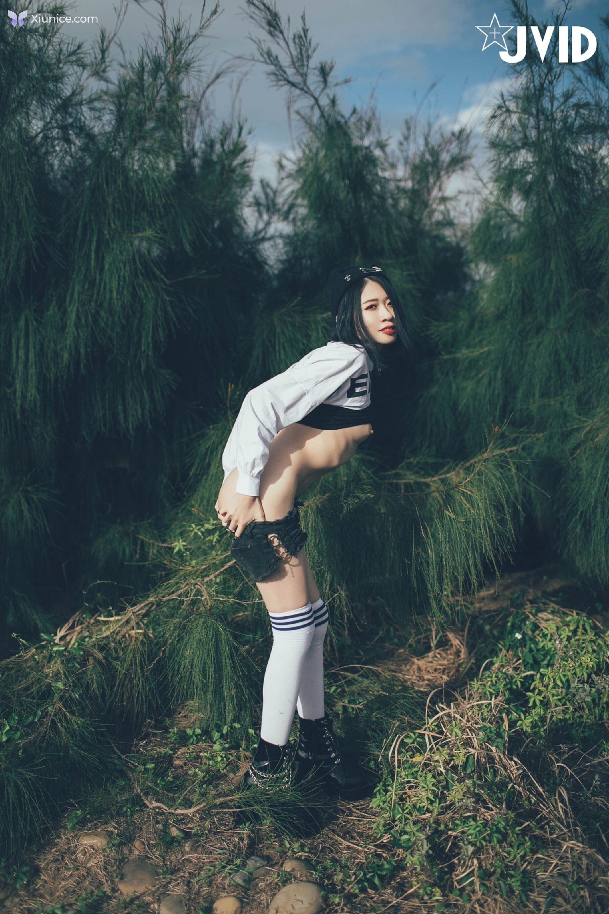 JVID 卯咪 – 高顏值美女卯咪野外露出てストレス発散するか通りすかりの覗き男に視姦され 第8张