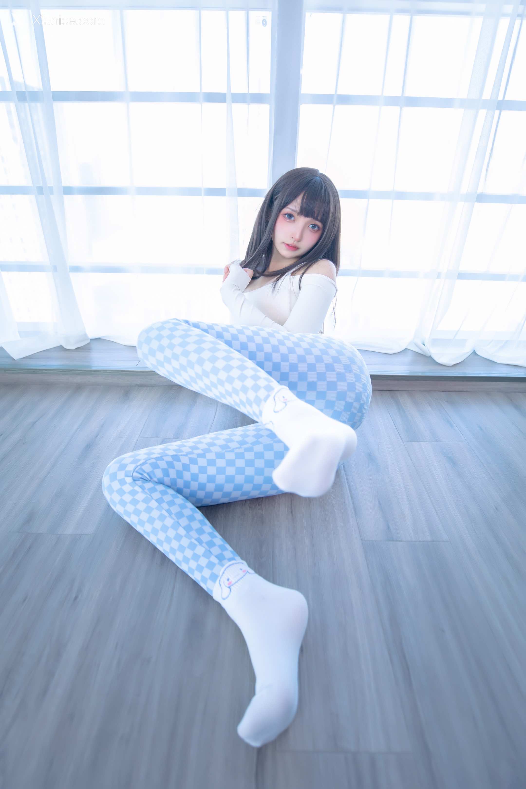 Coser@神楽坂真冬 Vol.103 蓝白格 第3张