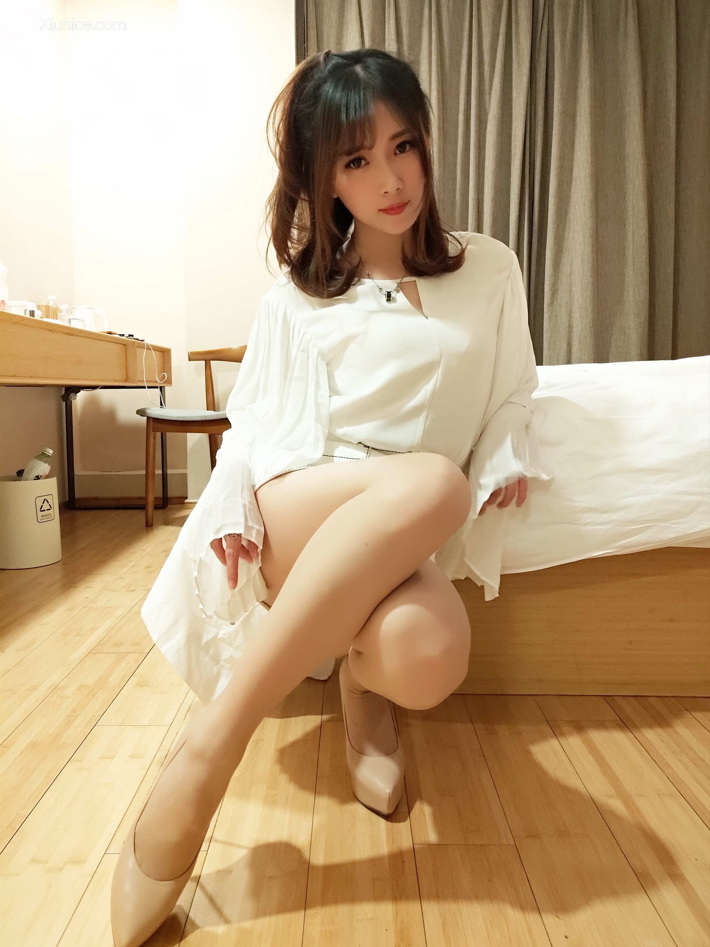 Coser@小女巫露娜 Vol.001 OL风肤色连裤袜 第40张