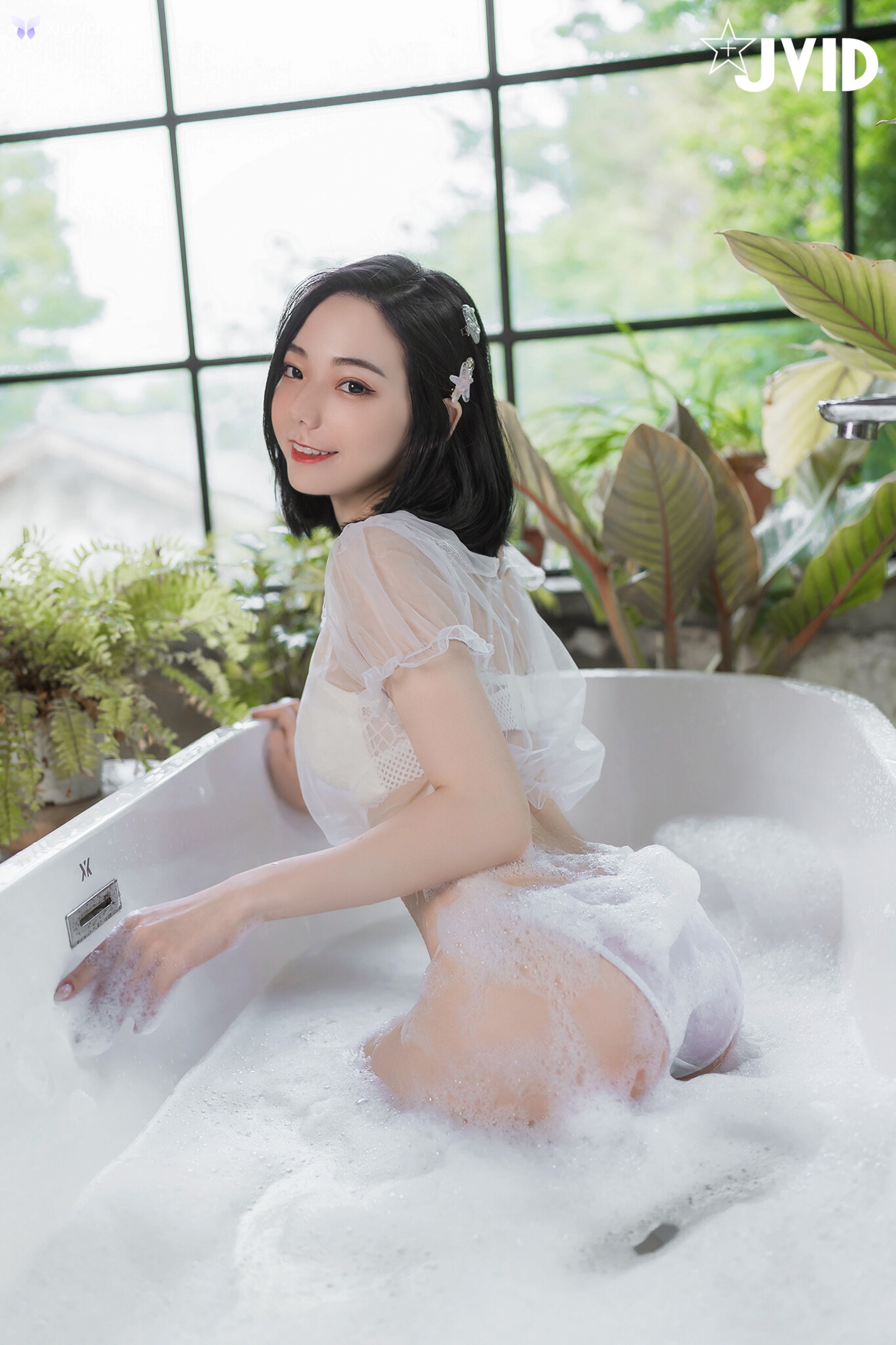JVID 啾啾 – 誤闖莊園窺探心儀女神啾啾 入浴反被誘惑勾引 第109张