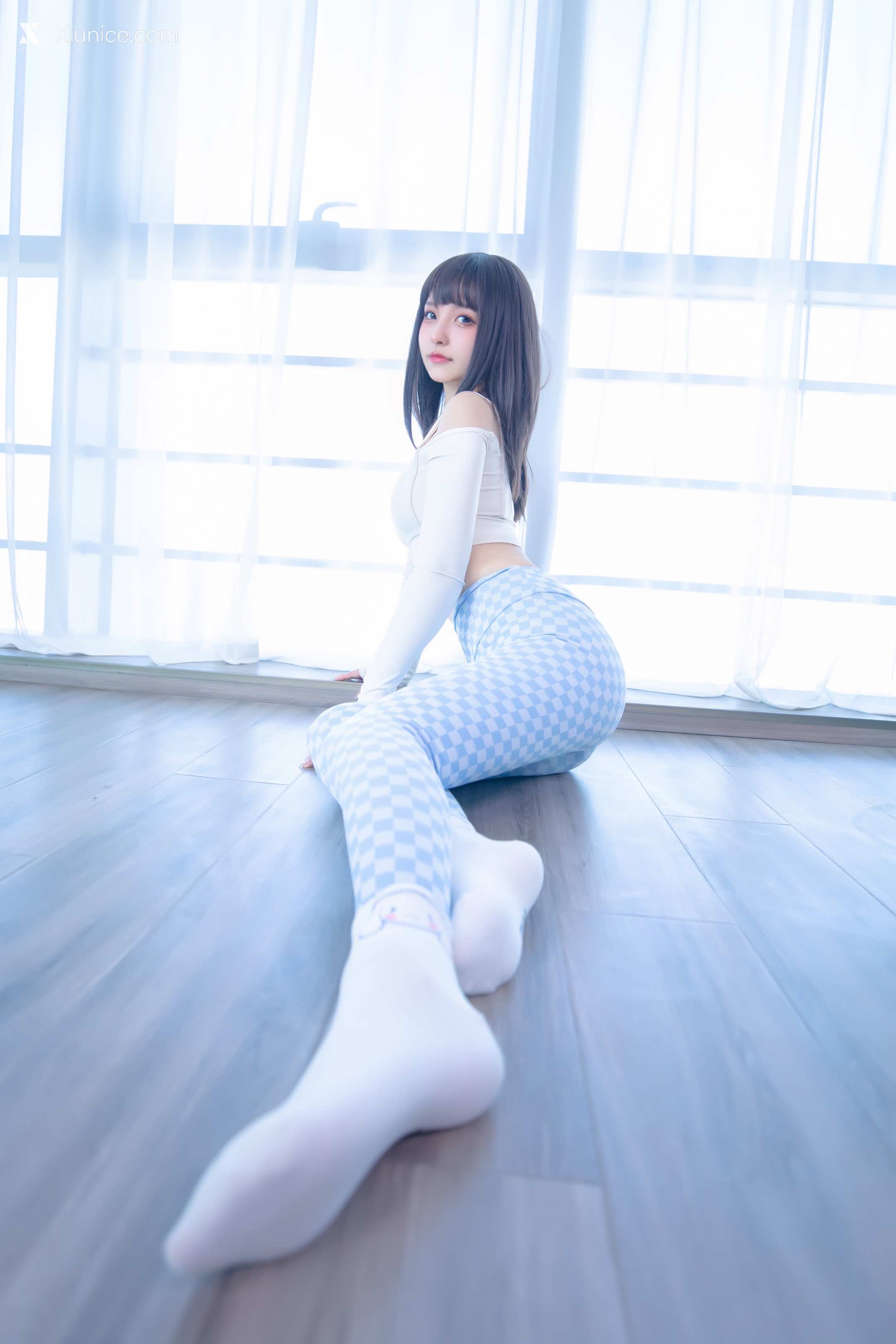 Coser@神楽坂真冬 Vol.103 蓝白格 第10张