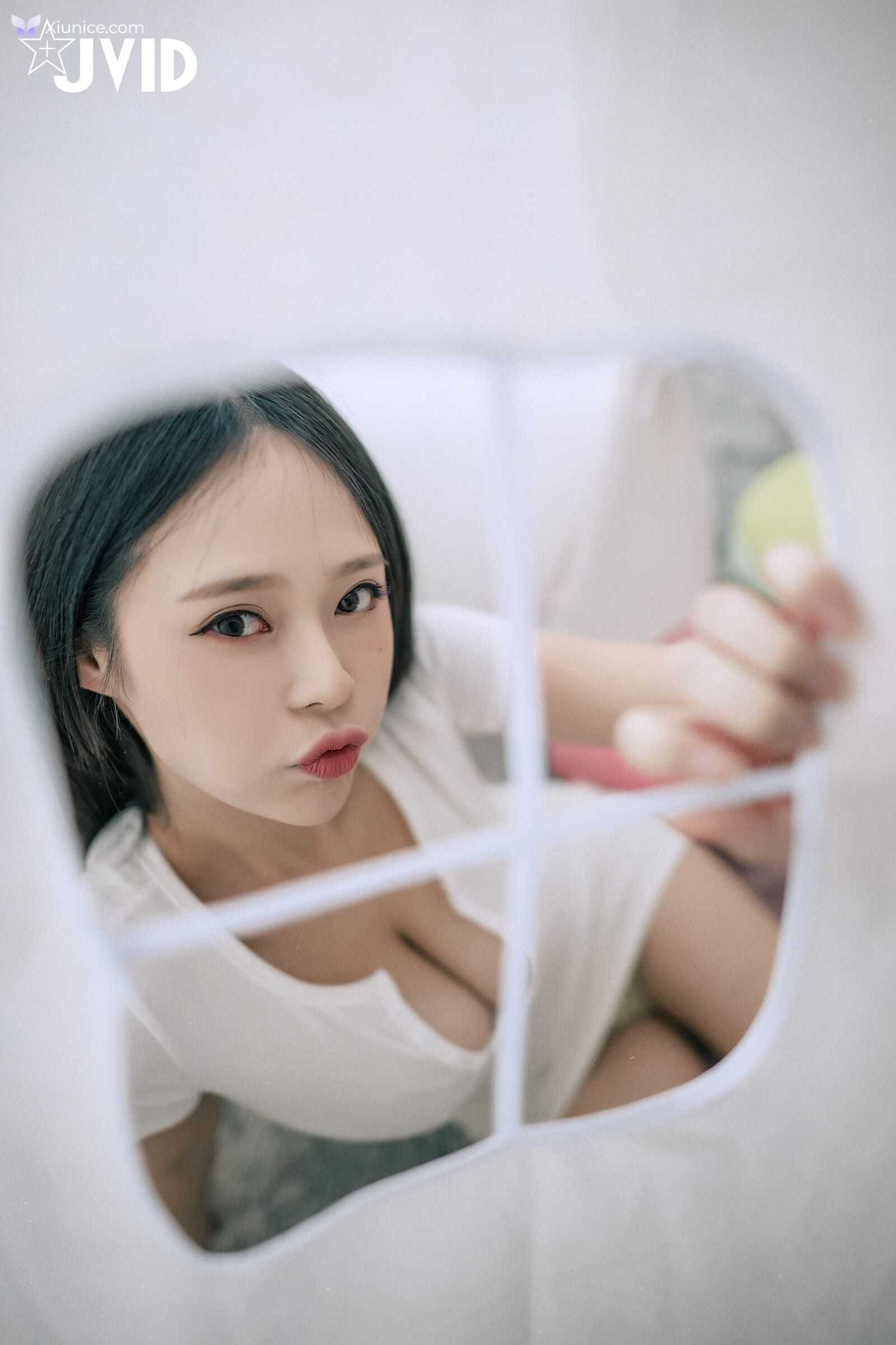 JVID 謝夏天 – 近60萬粉絲的巨乳網紅直播主脫了首次挑戰性感寫真大秀超美G奶 第112张