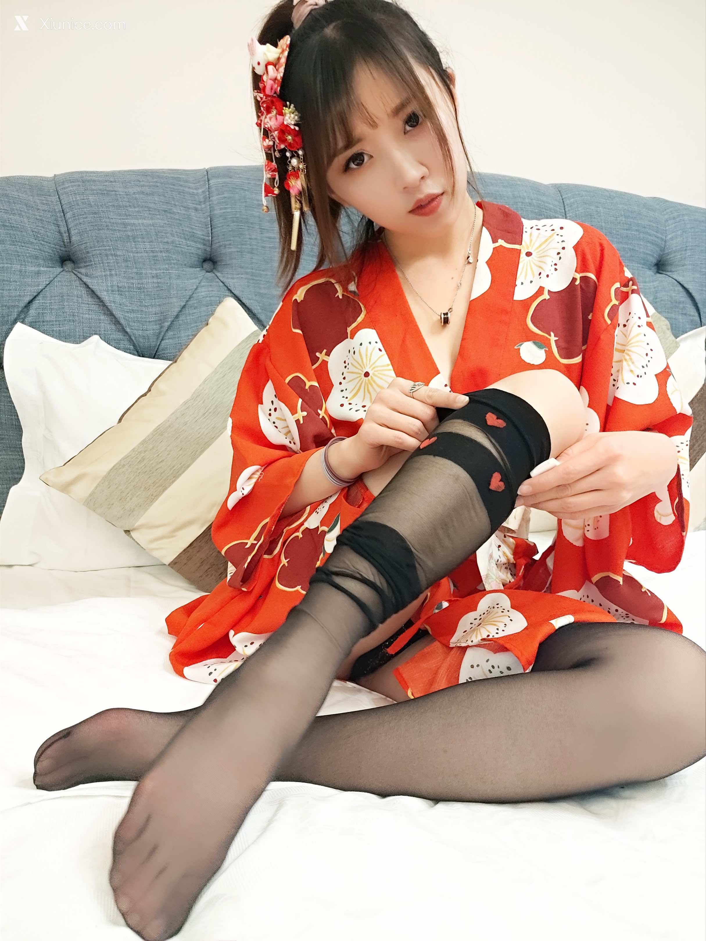 Coser@小女巫露娜 Vol.002 和服桃心黑色长筒袜 第20张