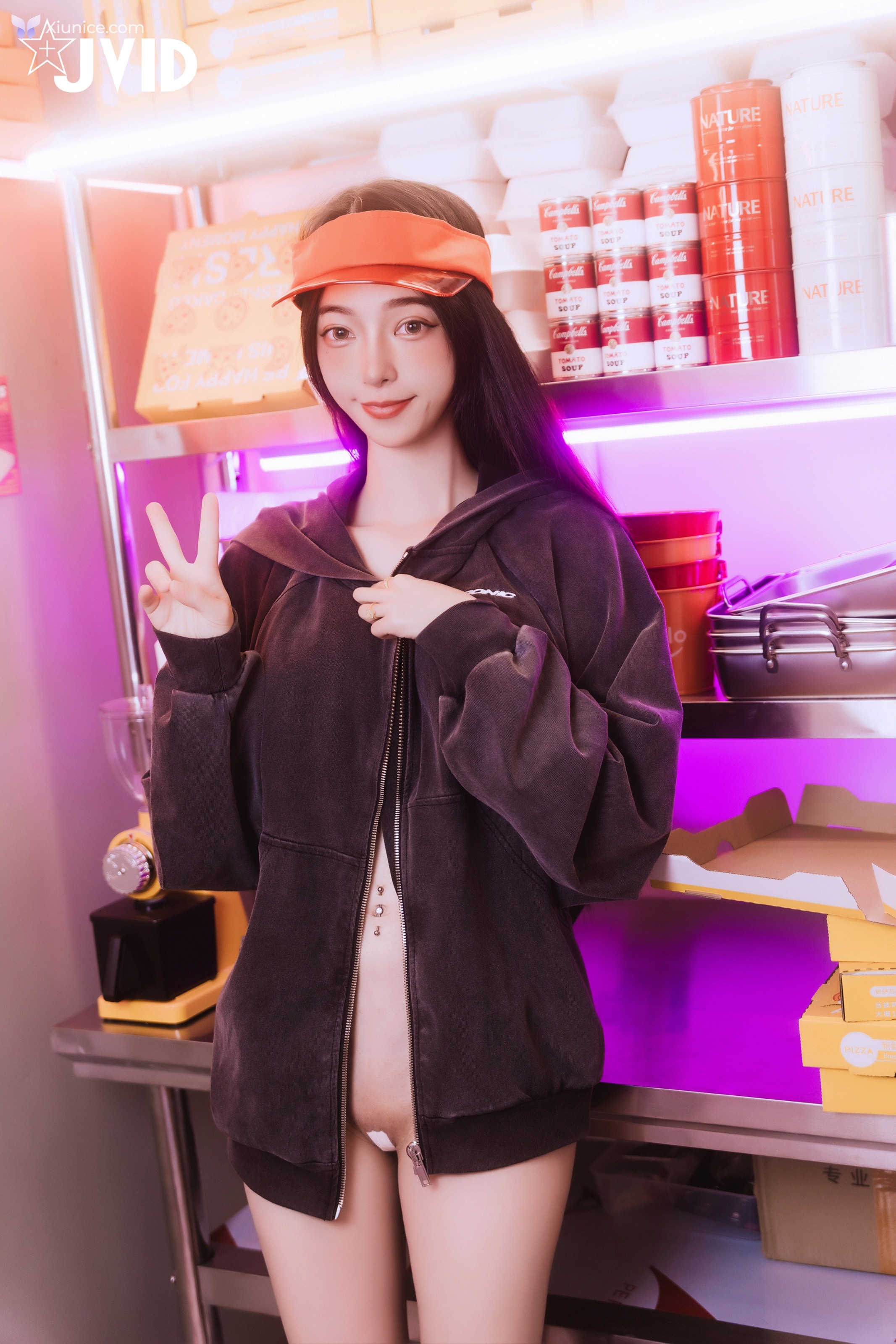 JVID 飄飄哥 – 逆痴漢兼職中的誘惑與新人工讀生的私人收班時間飄飄化身痴女同事 第24张