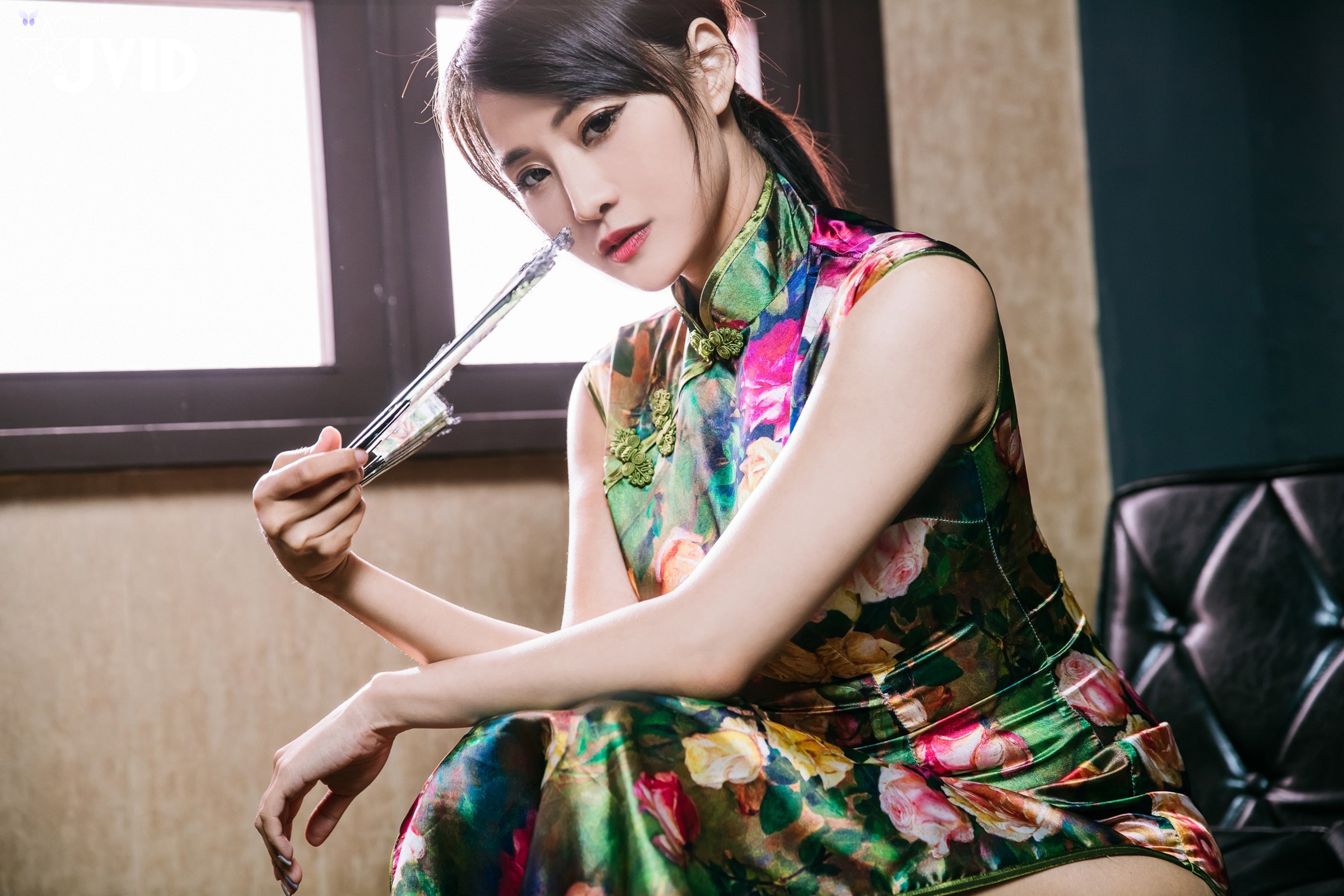 JVID Lele 樂樂 – 性感女神樂樂旗袍裝 第4张