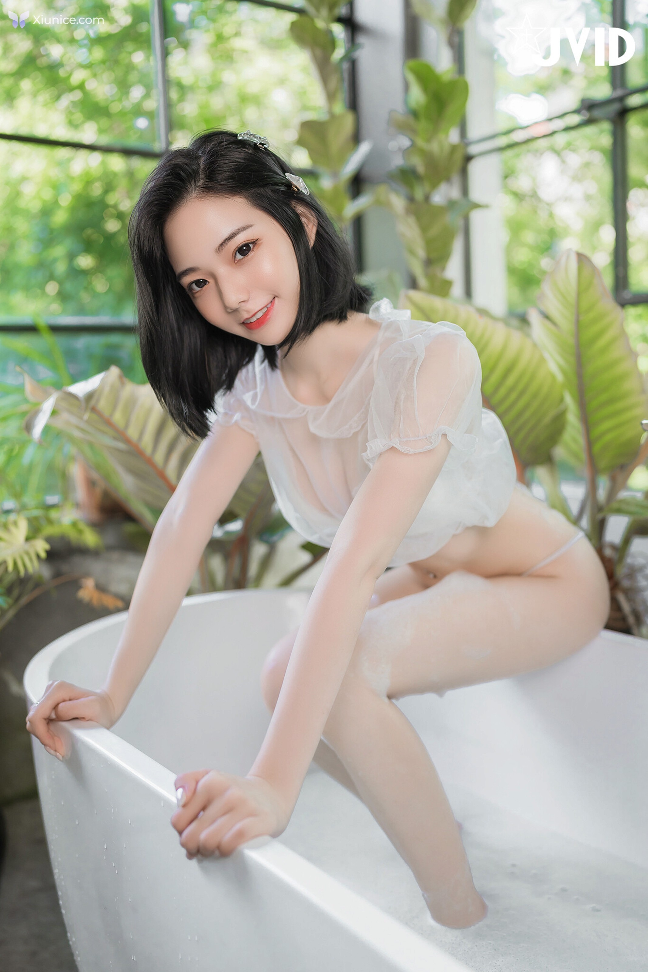 JVID 啾啾 – 誤闖莊園窺探心儀女神啾啾 入浴反被誘惑勾引 第78张