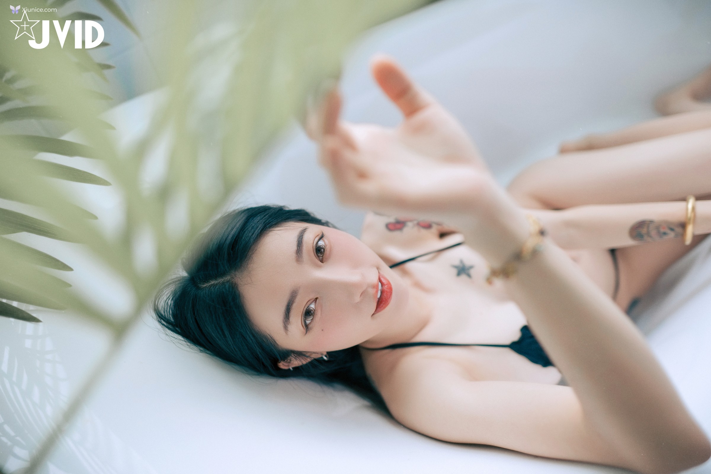 JVID 飄飄哥 – 濕身透點情慾互動超透膚の激色比基尼飄飄哥遭揉胸抓奶畫面淫慾滿點嫩鮑慘遭魔爪襲擊開擋史庫水透出白虎形狀超誘人 第11张