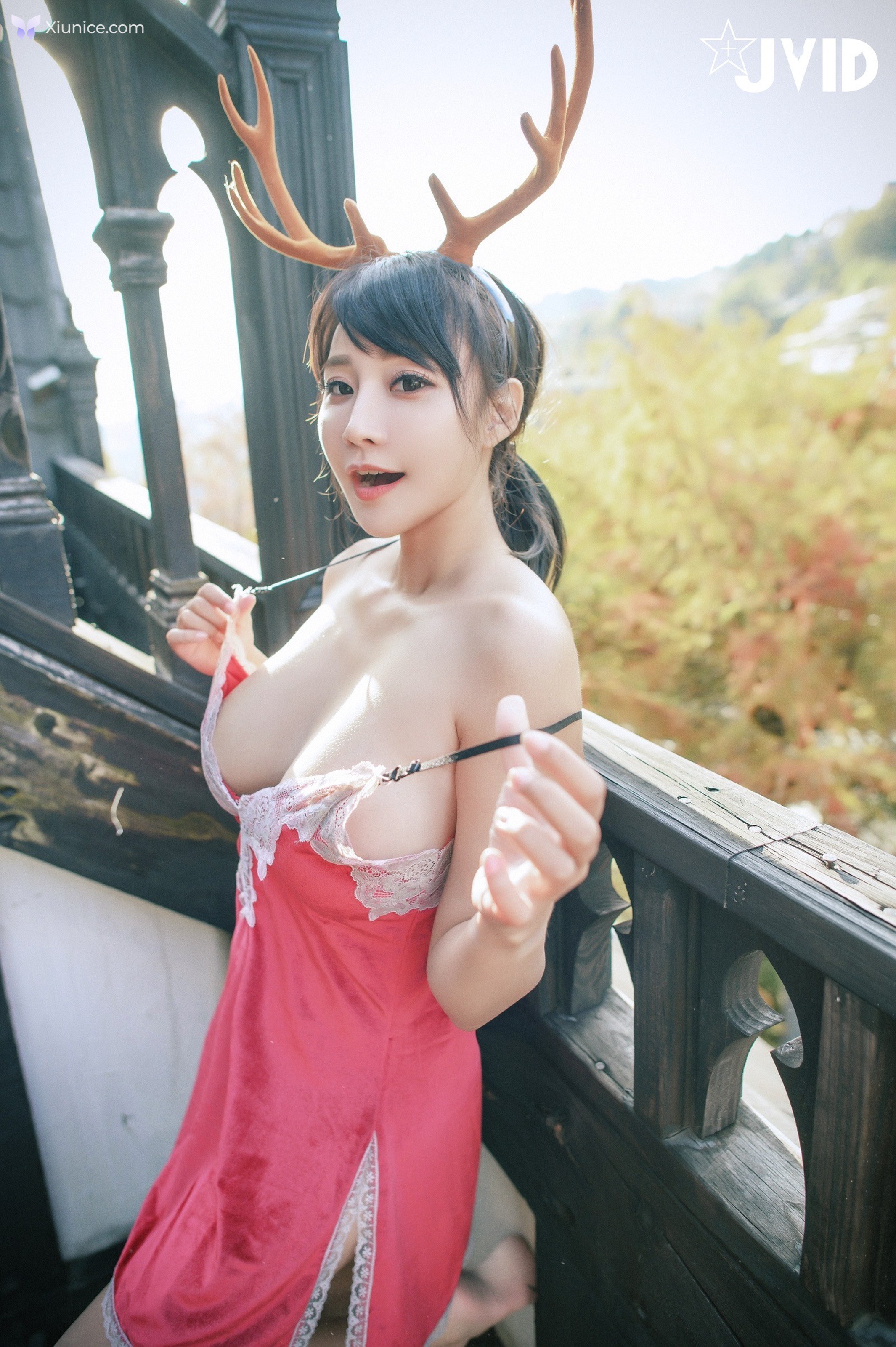 JVID Lele 樂樂 – 全輯上空無碼巨乳女神 樂樂鹿角女孩的報恩 第285张