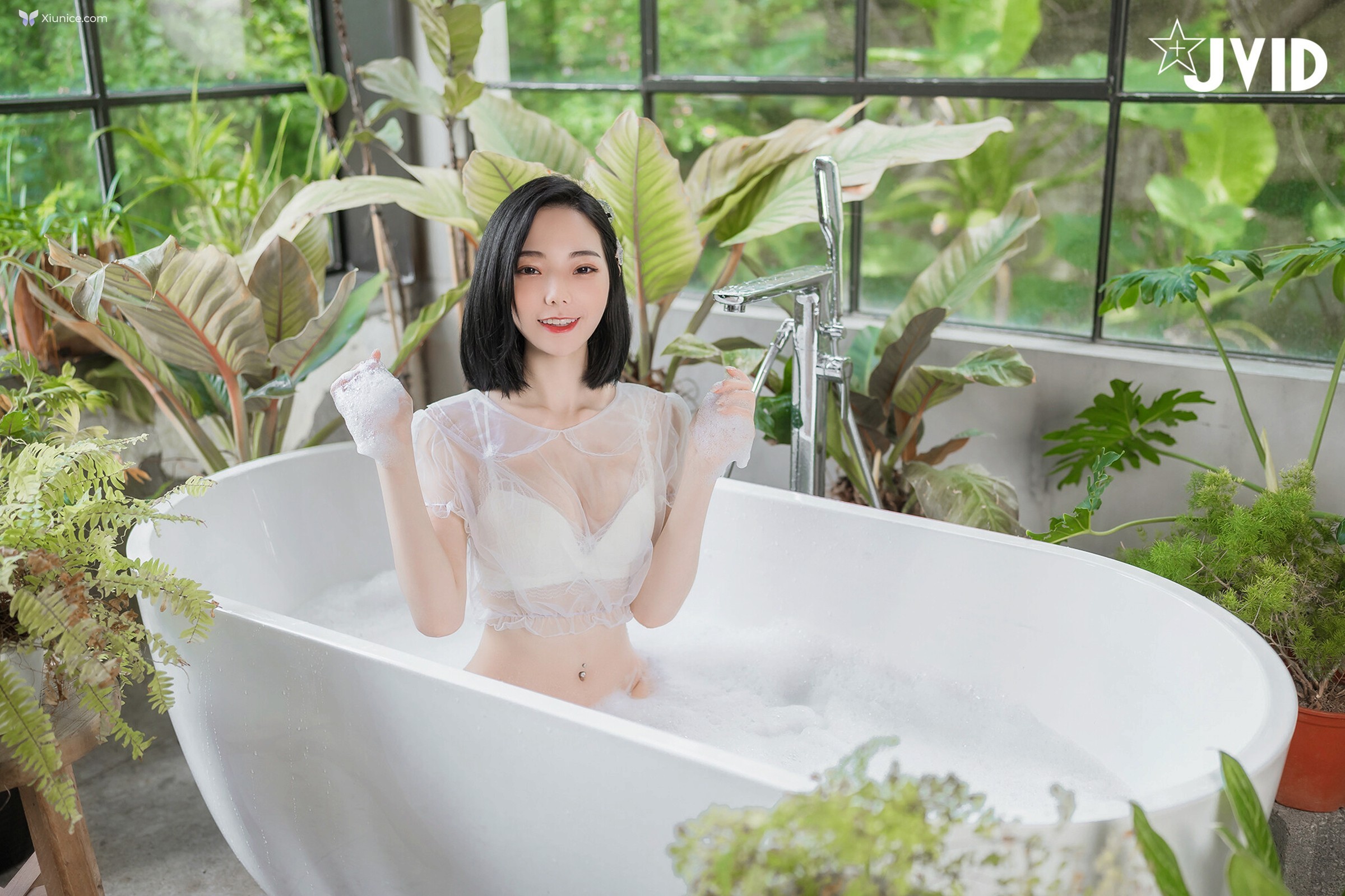 JVID 啾啾 – 誤闖莊園窺探心儀女神啾啾 入浴反被誘惑勾引 第58张