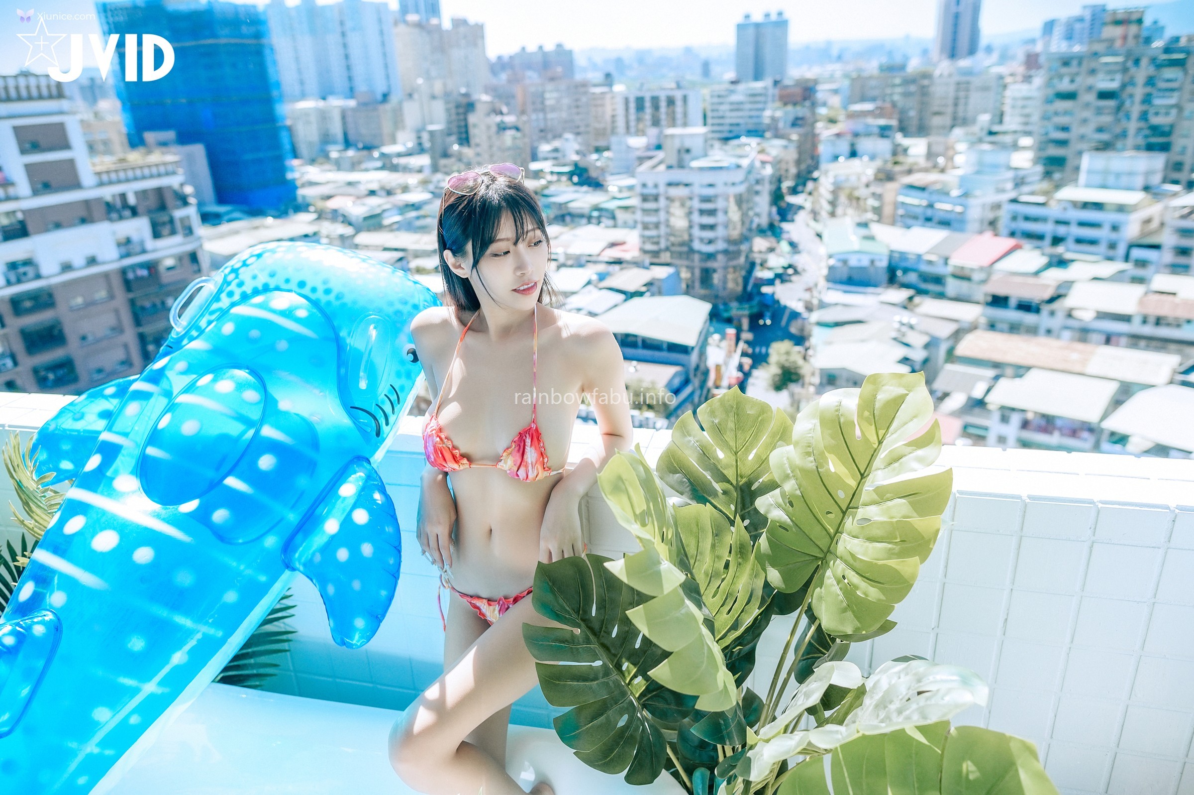JVID WenHsin 玟妡 – 濕身陽台戲水夏日多巴胺超小片比基尼羊入虎口不吃對不起自己 第114张
