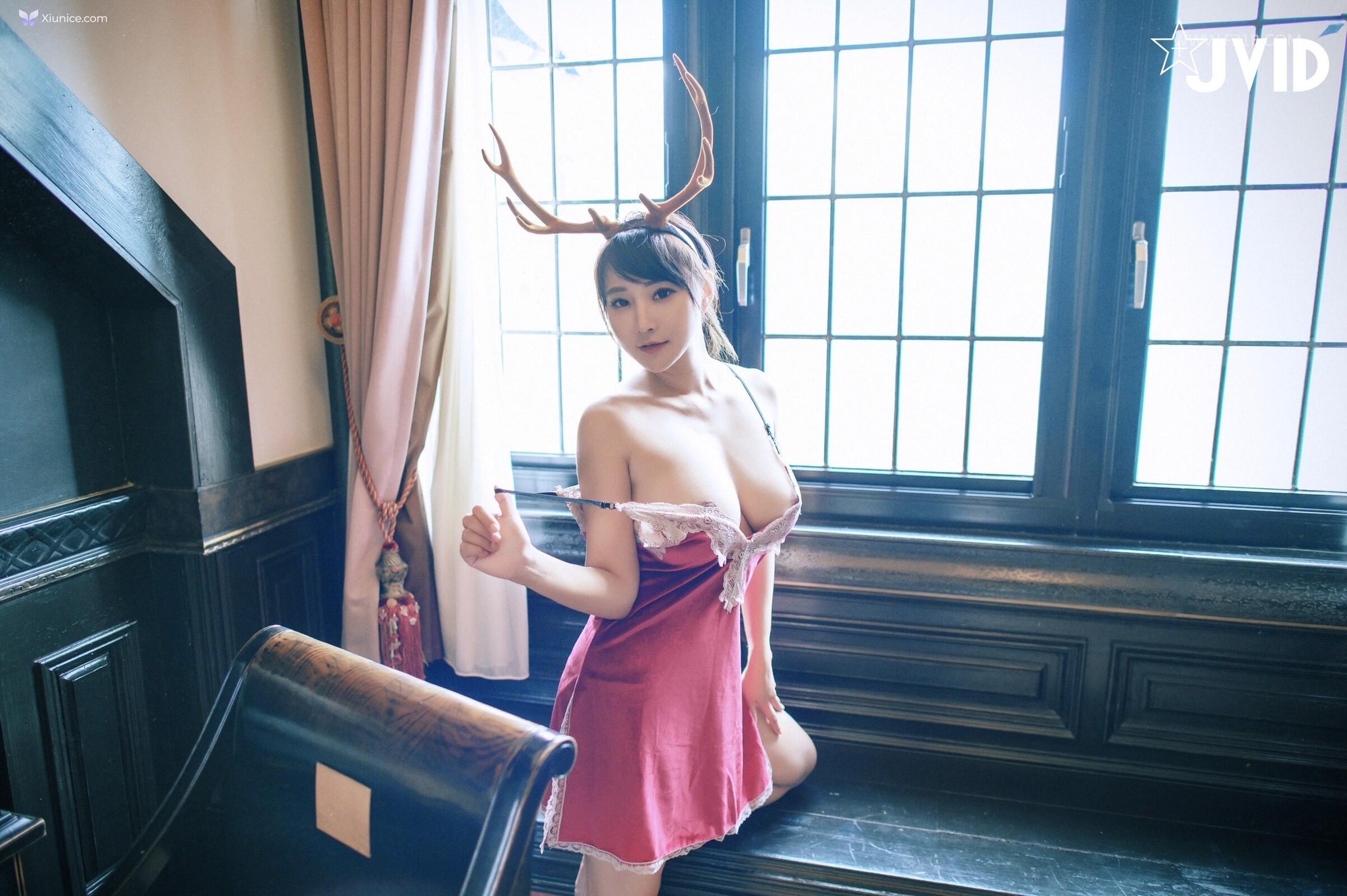 JVID Lele 樂樂 – 全輯上空無碼巨乳女神 樂樂鹿角女孩的報恩 第6张