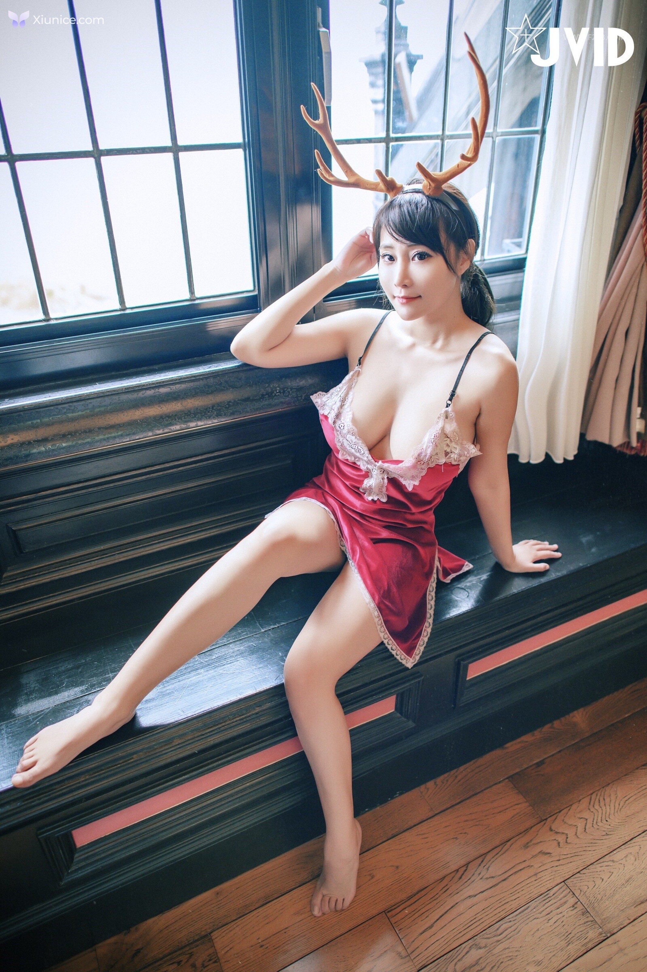 JVID Lele 樂樂 – 全輯上空無碼巨乳女神 樂樂鹿角女孩的報恩 第2张