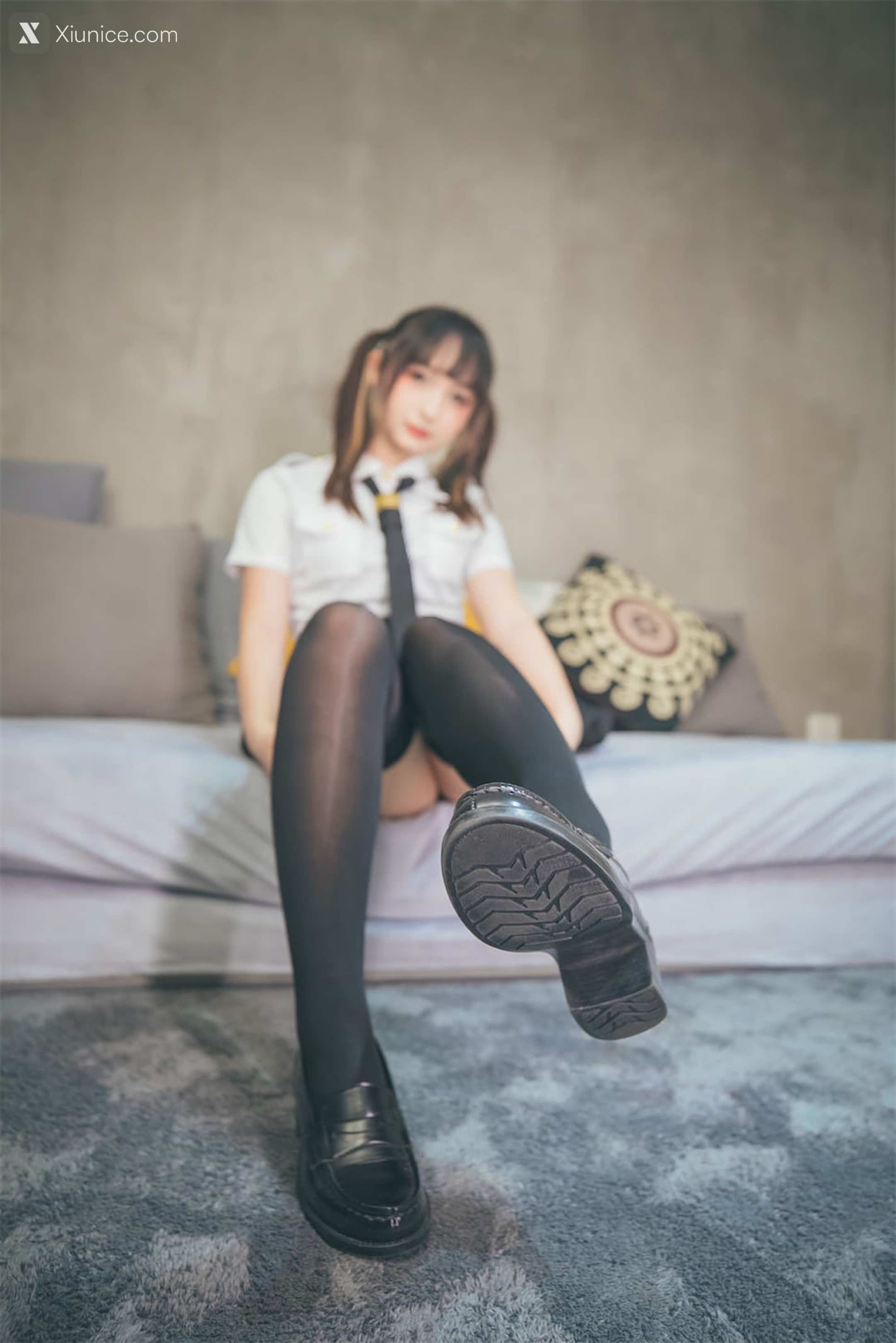 Coser@神楽坂真冬 Vol.081 绝对企画-黑丝皮衣《お帰りなさい、指揮官》 第144张