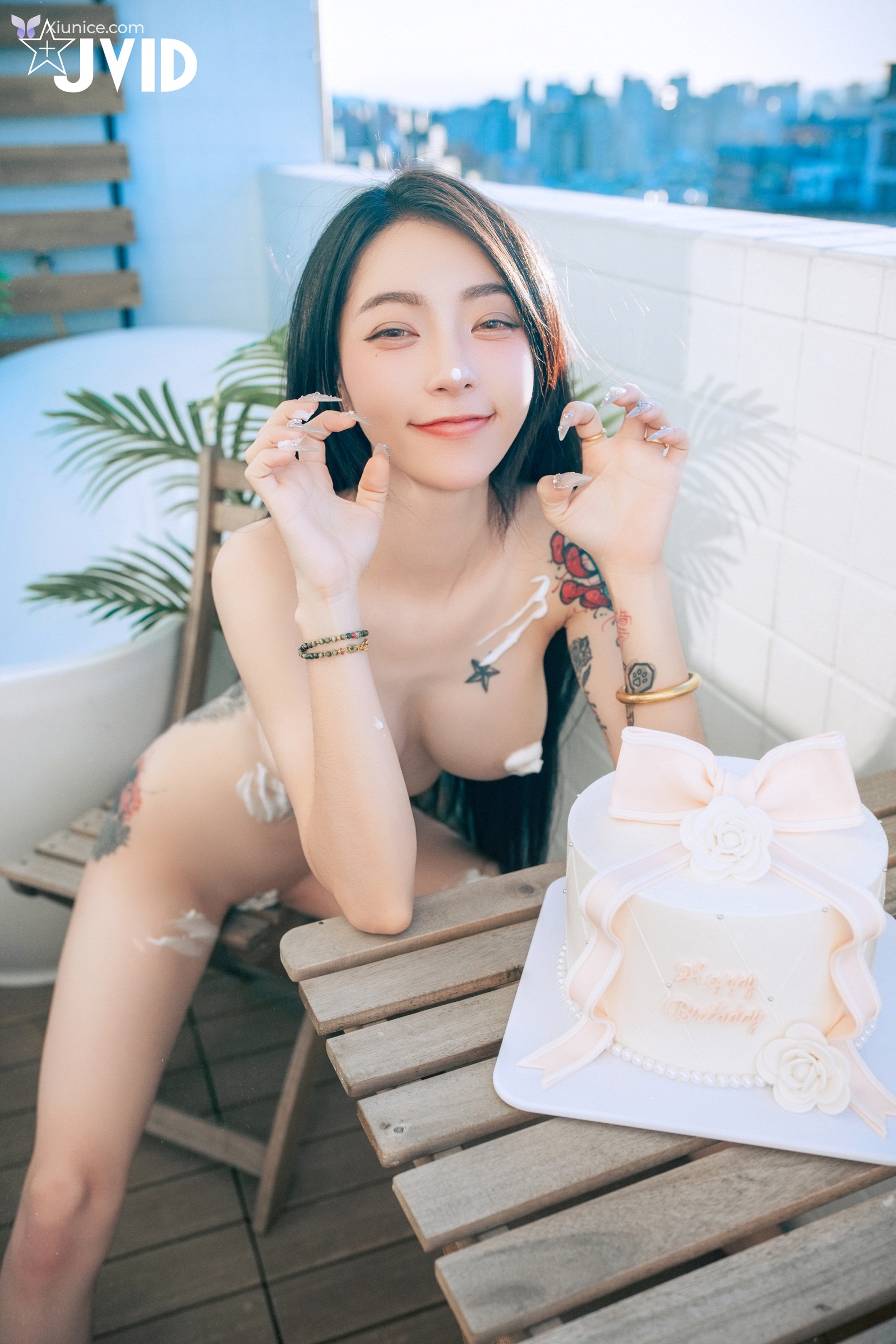 JVID 飄飄哥 – 最狂尺度生日特輯極細丁無膚膠色色の裸體生日趴飄飄慶生被脫光光塗抹奶油超細線丁無膚膠擠出誘人駱駝蹄屁股翹高背後位視角超色慾超誘人裸體奶油慶生影片熱映中 第113张