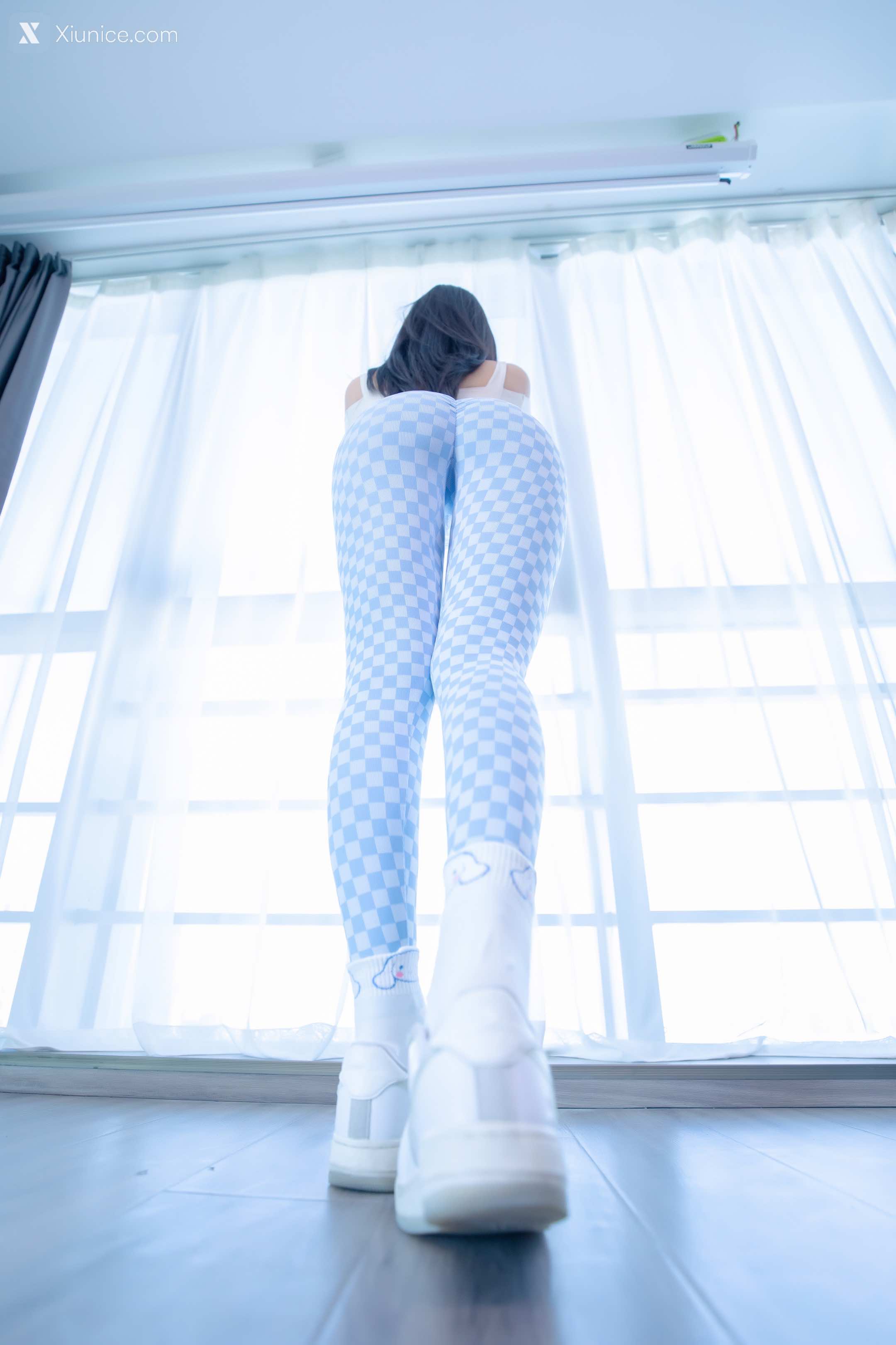 Coser@神楽坂真冬 Vol.103 蓝白格 第63张