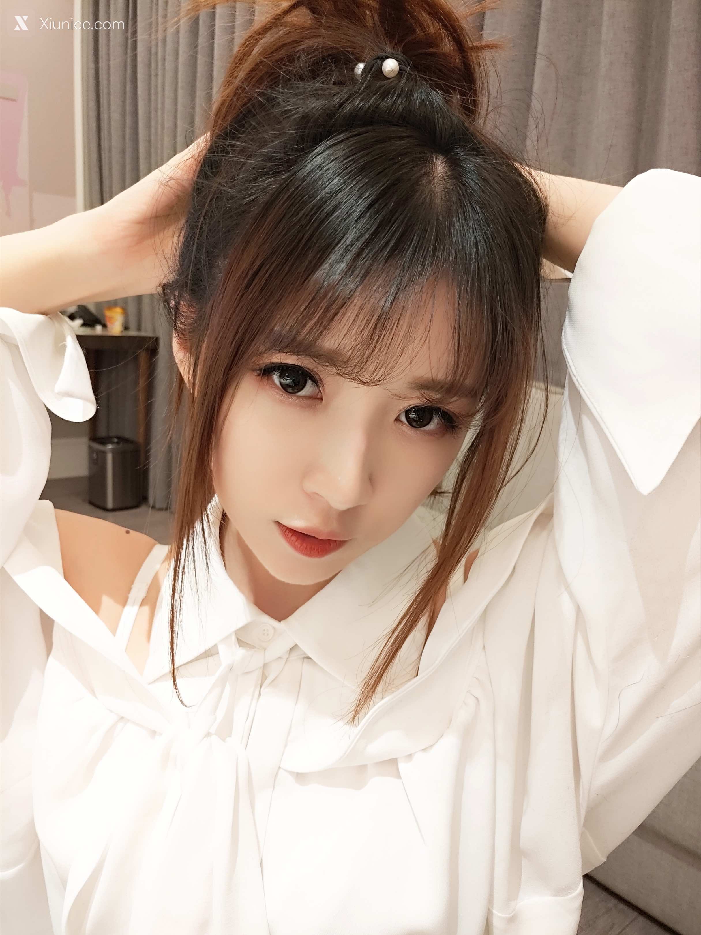 Coser@小女巫露娜 Vol.004 条纹提花白衬衣 第38张