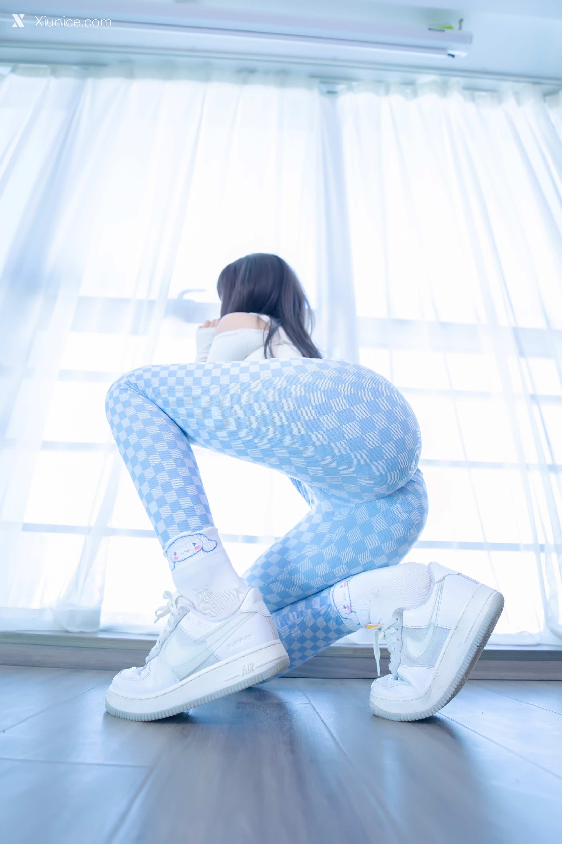 Coser@神楽坂真冬 Vol.103 蓝白格 第51张