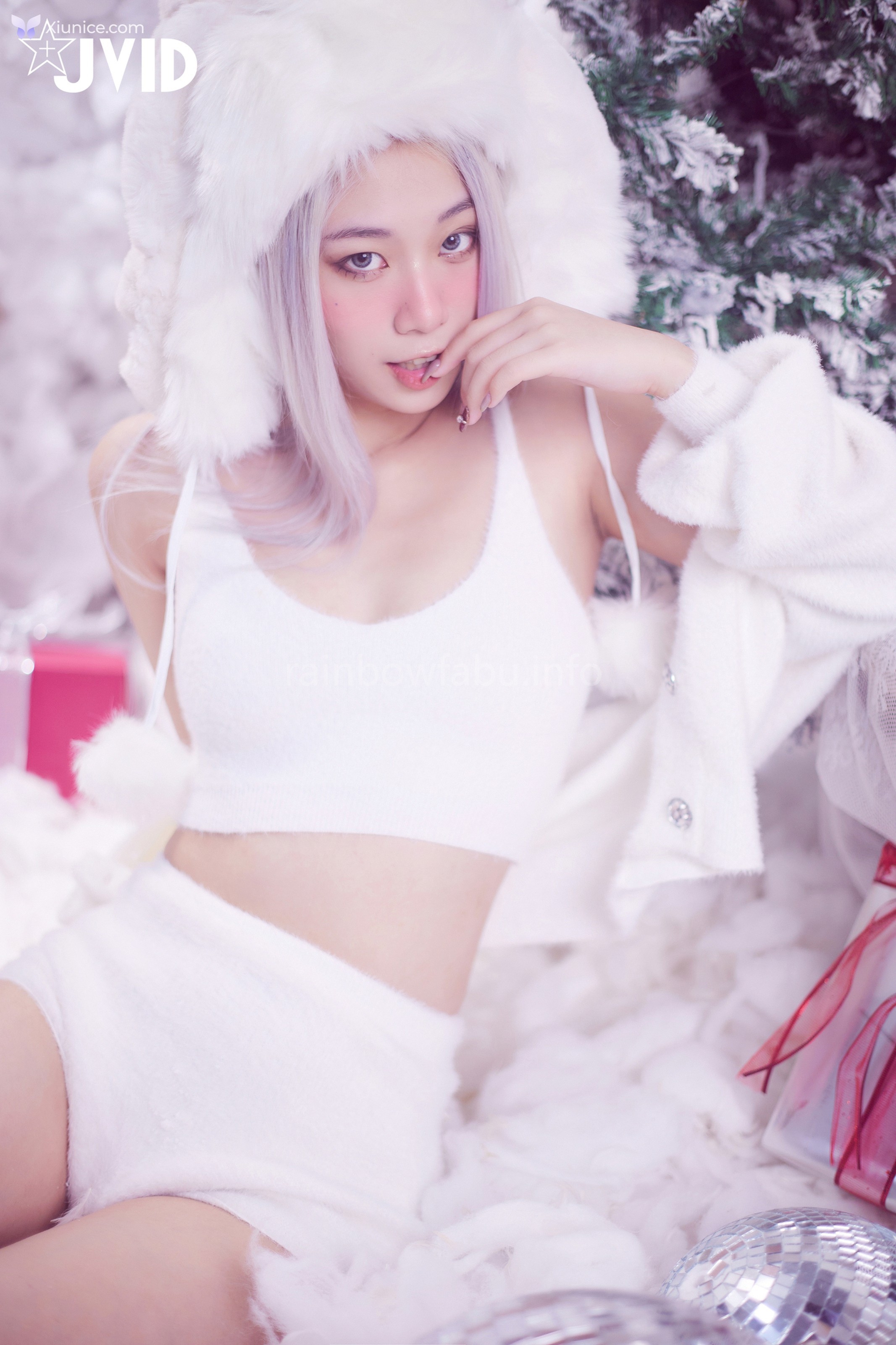 JVID Verna – 性感的愛死寂寞人雪女Verna陪你度過聖誕寒冬 第33张