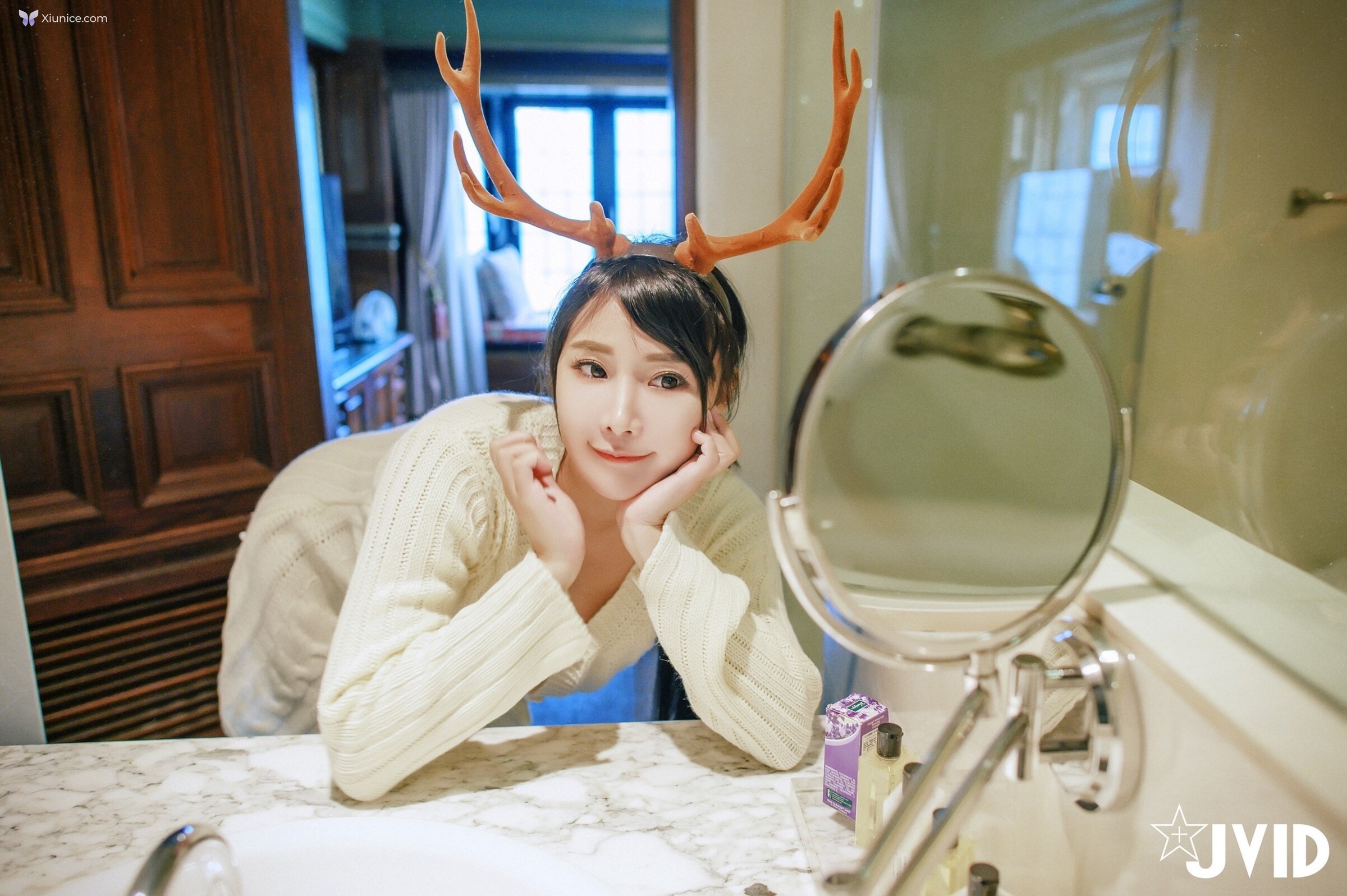 JVID Lele 樂樂 – 全輯上空無碼巨乳女神 樂樂鹿角女孩的報恩 第293张