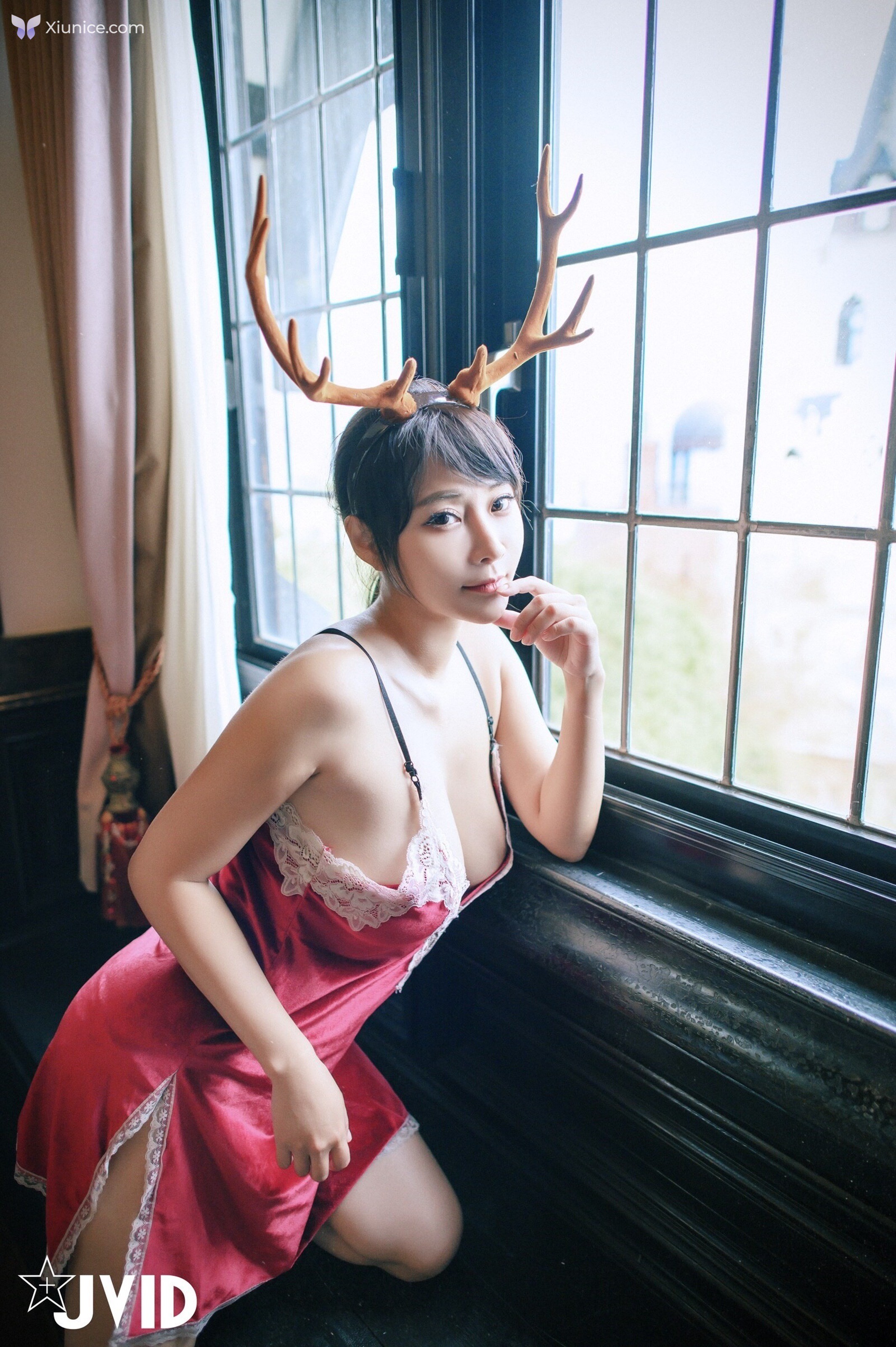 JVID Lele 樂樂 – 全輯上空無碼巨乳女神 樂樂鹿角女孩的報恩 第239张