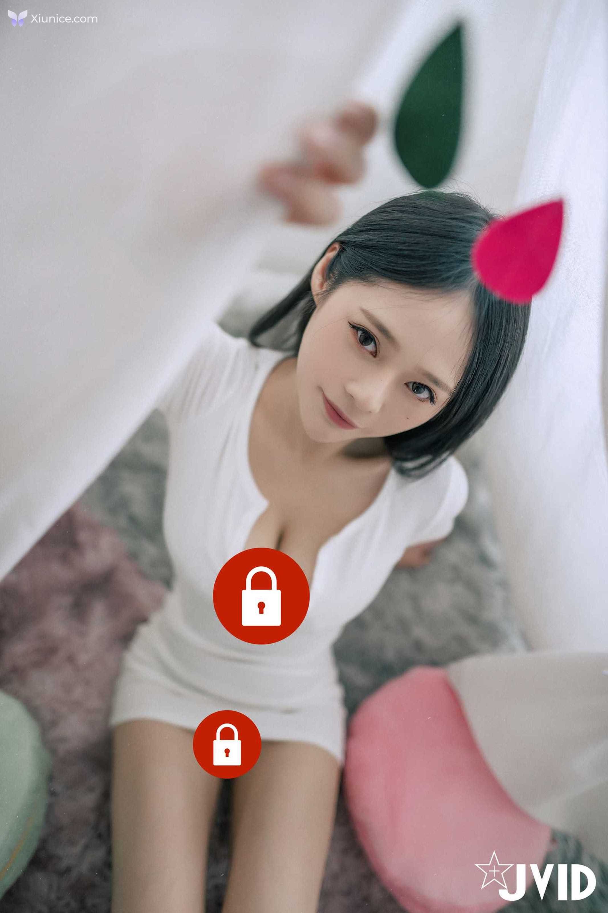JVID 謝夏天 – 近60萬粉絲的巨乳網紅直播主脫了首次挑戰性感寫真大秀超美G奶 第59张