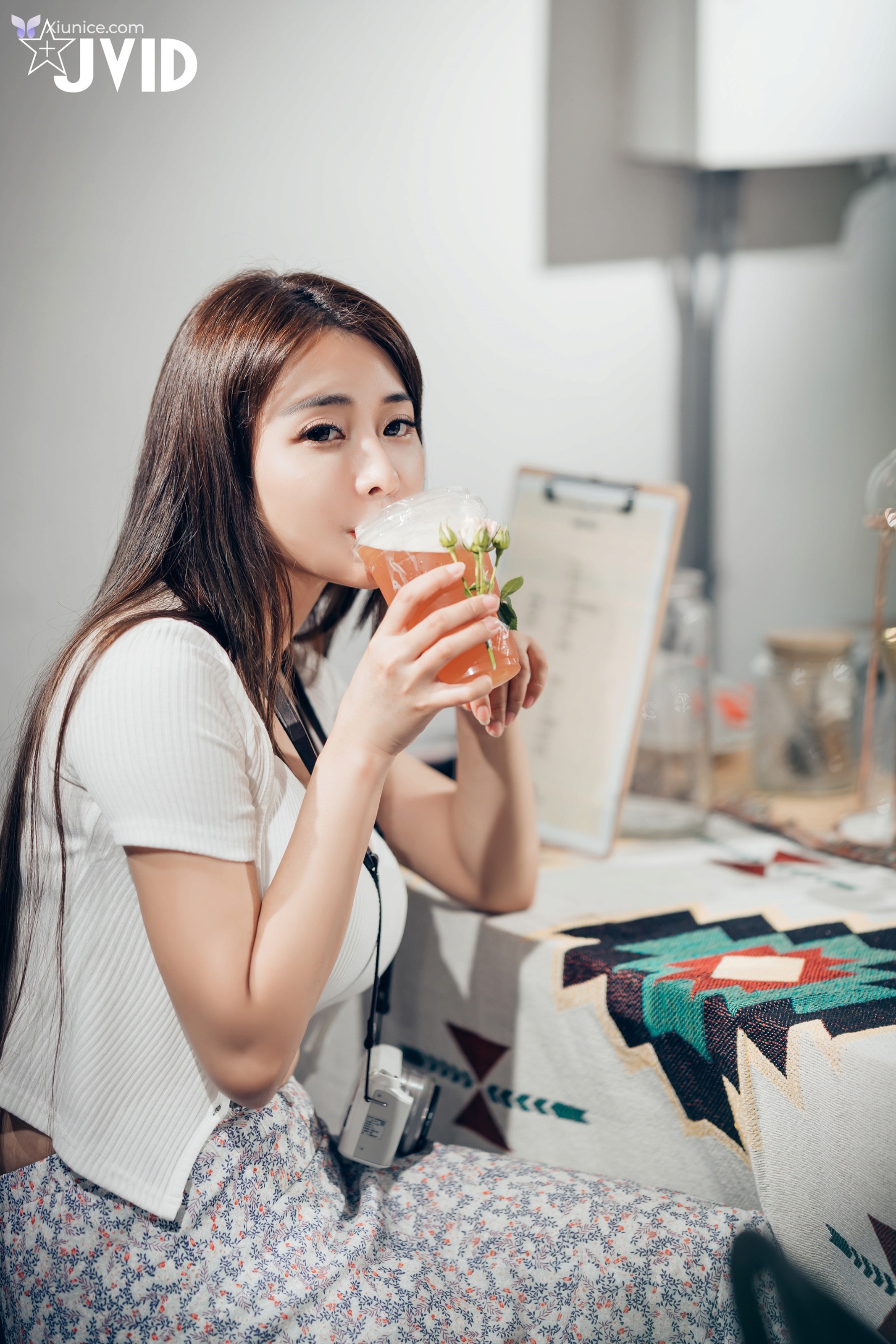 JVID Lele 樂樂 – 讓人可以能男女交換身體的相機特寫爆量精液的乳射 第13张