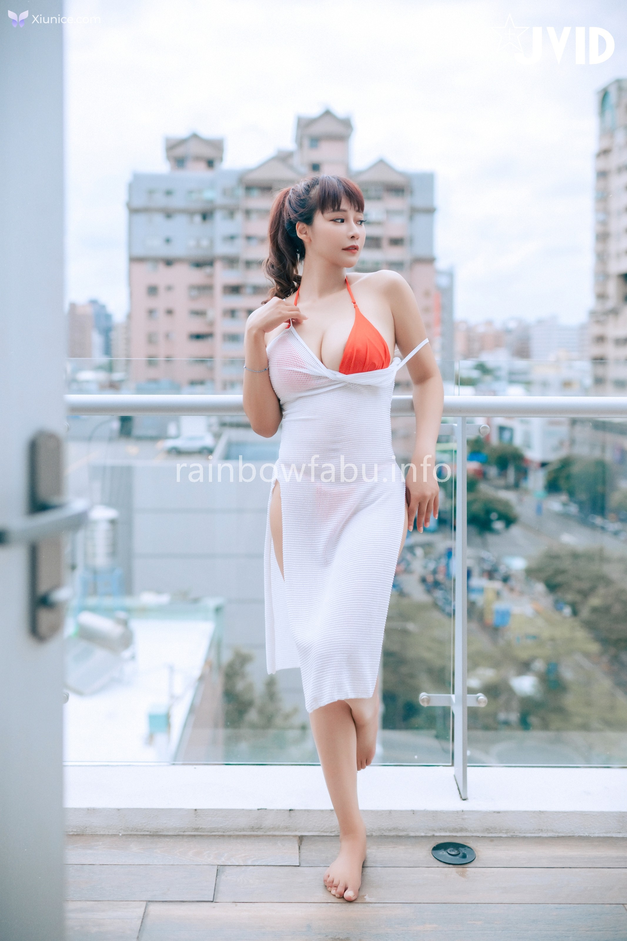 JVID Lele 樂樂 – 濕身露出豪乳 開腿露鮑 誘惑丈夫下屬後入猛撞 暴力巨乳搖晃淫蕩人妻濕身誘惑 第72张
