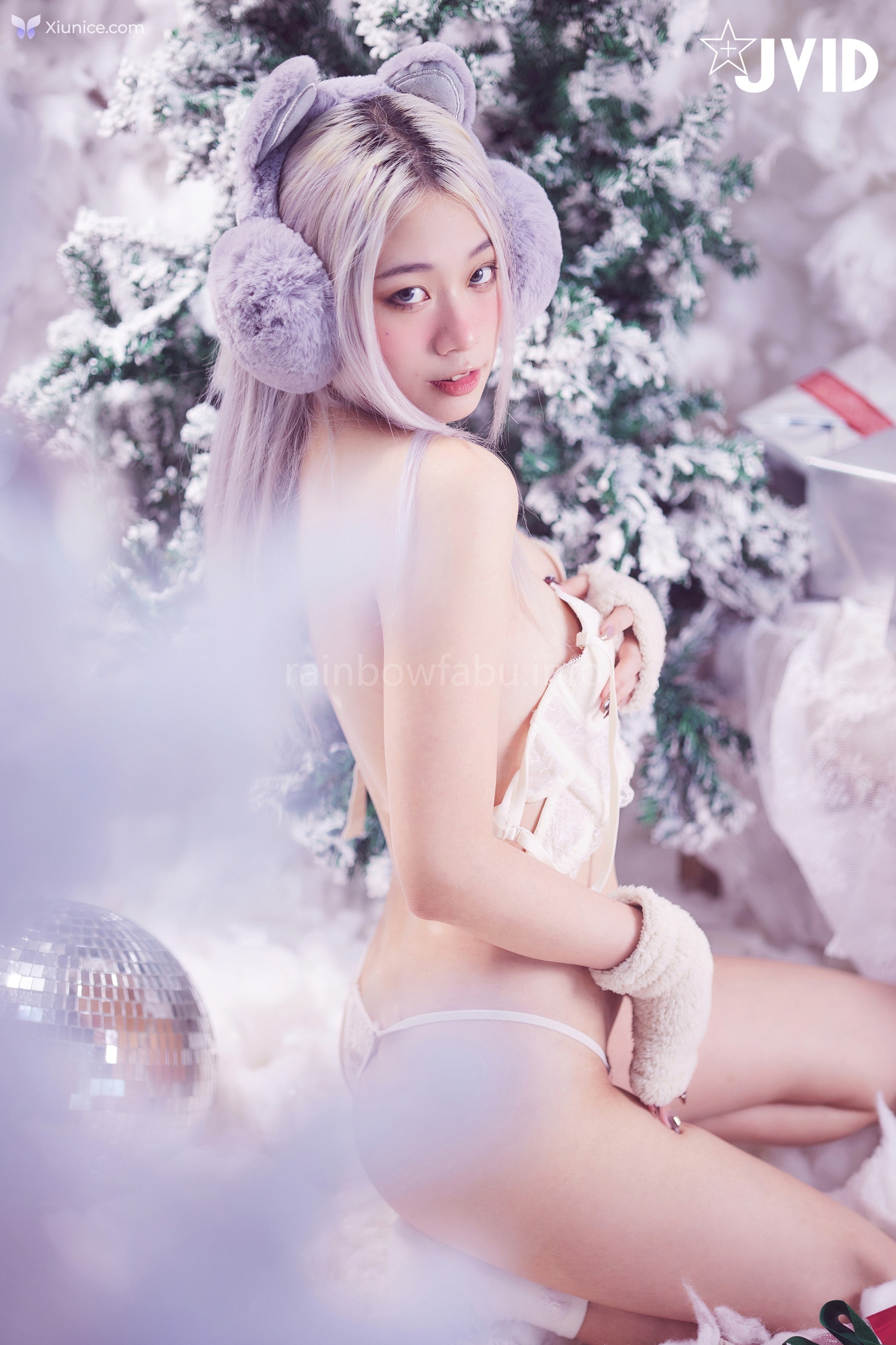 JVID Verna – 性感的愛死寂寞人雪女Verna陪你度過聖誕寒冬 第14张