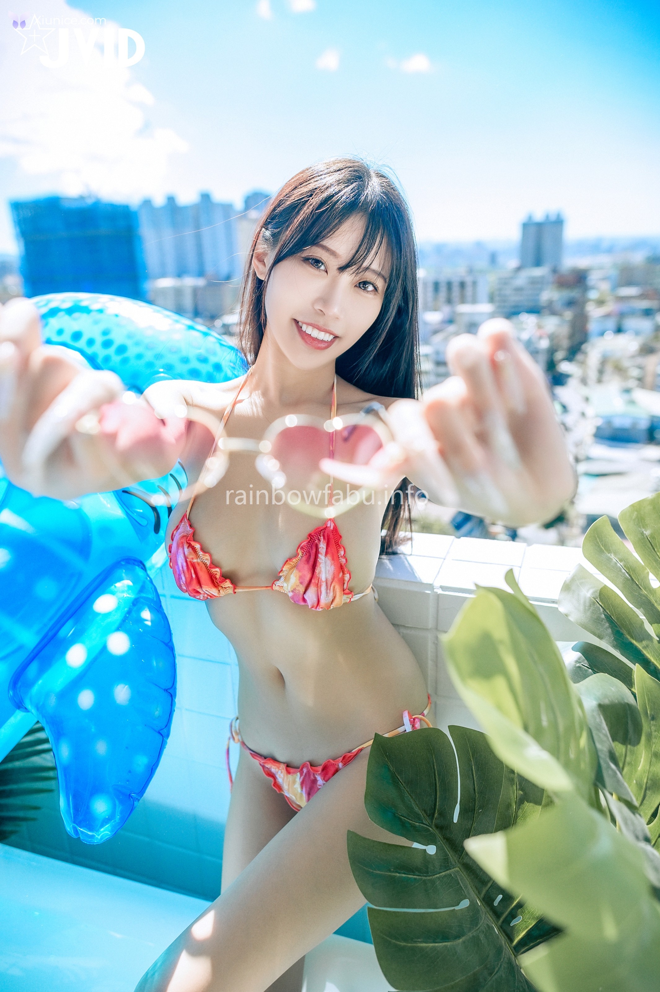 JVID WenHsin 玟妡 – 濕身陽台戲水夏日多巴胺超小片比基尼羊入虎口不吃對不起自己 第83张