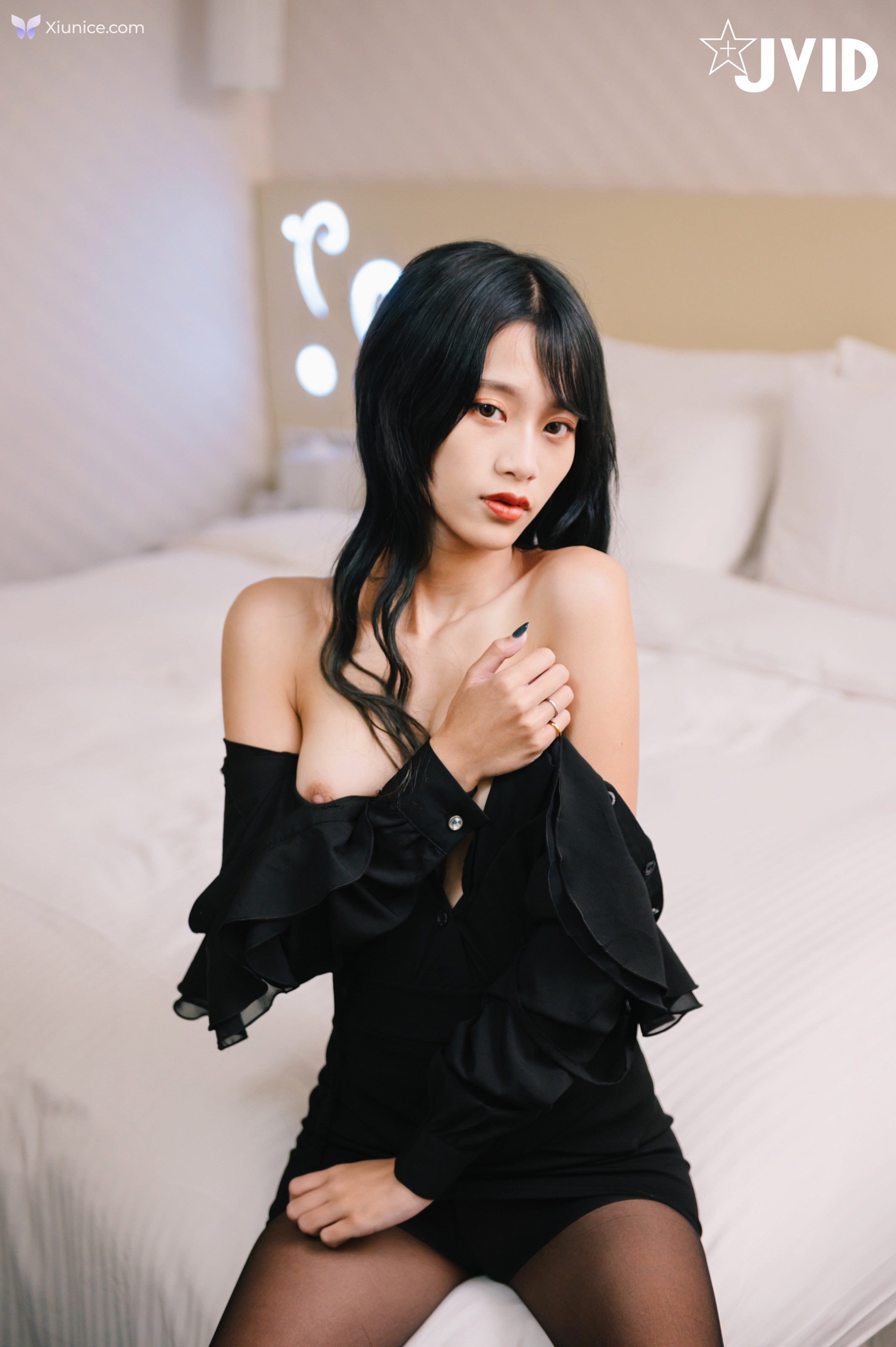 JVID 韓芳語 – DesireVol.極正大奶大學新鮮人芳語.下班後的情色指導 第12张