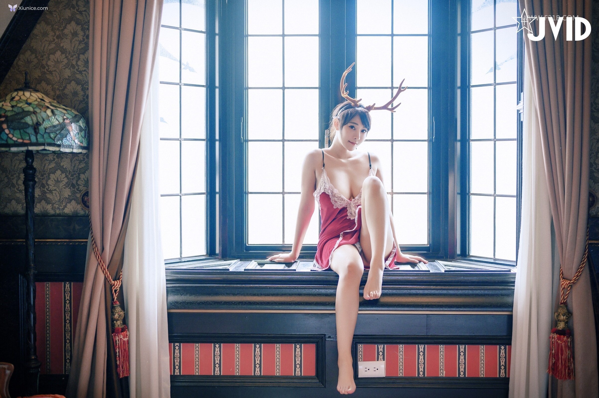 JVID Lele 樂樂 – 全輯上空無碼巨乳女神 樂樂鹿角女孩的報恩 第20张