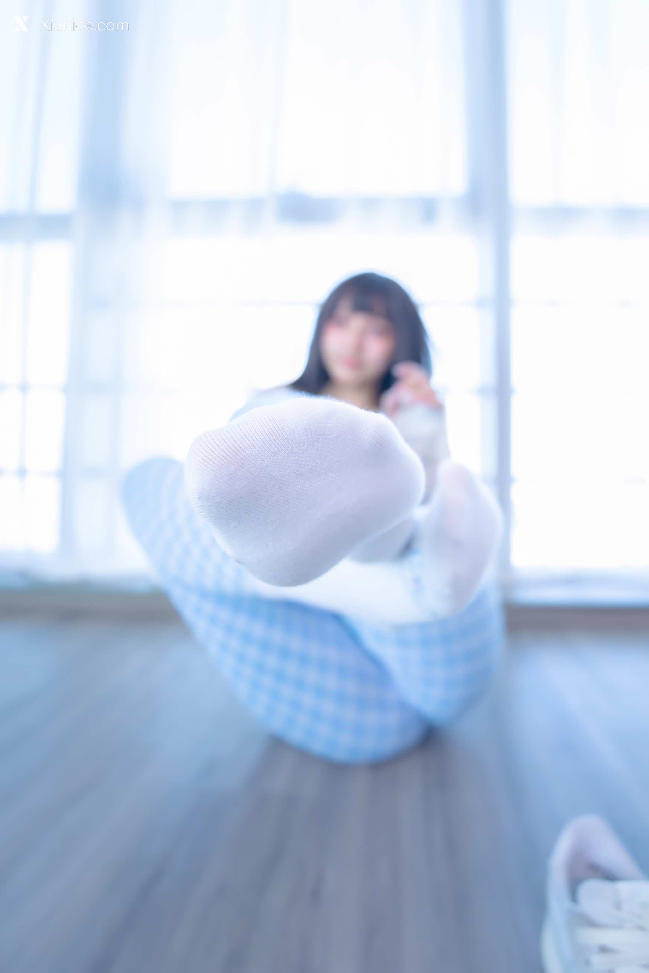 Coser@神楽坂真冬 Vol.103 蓝白格 第36张