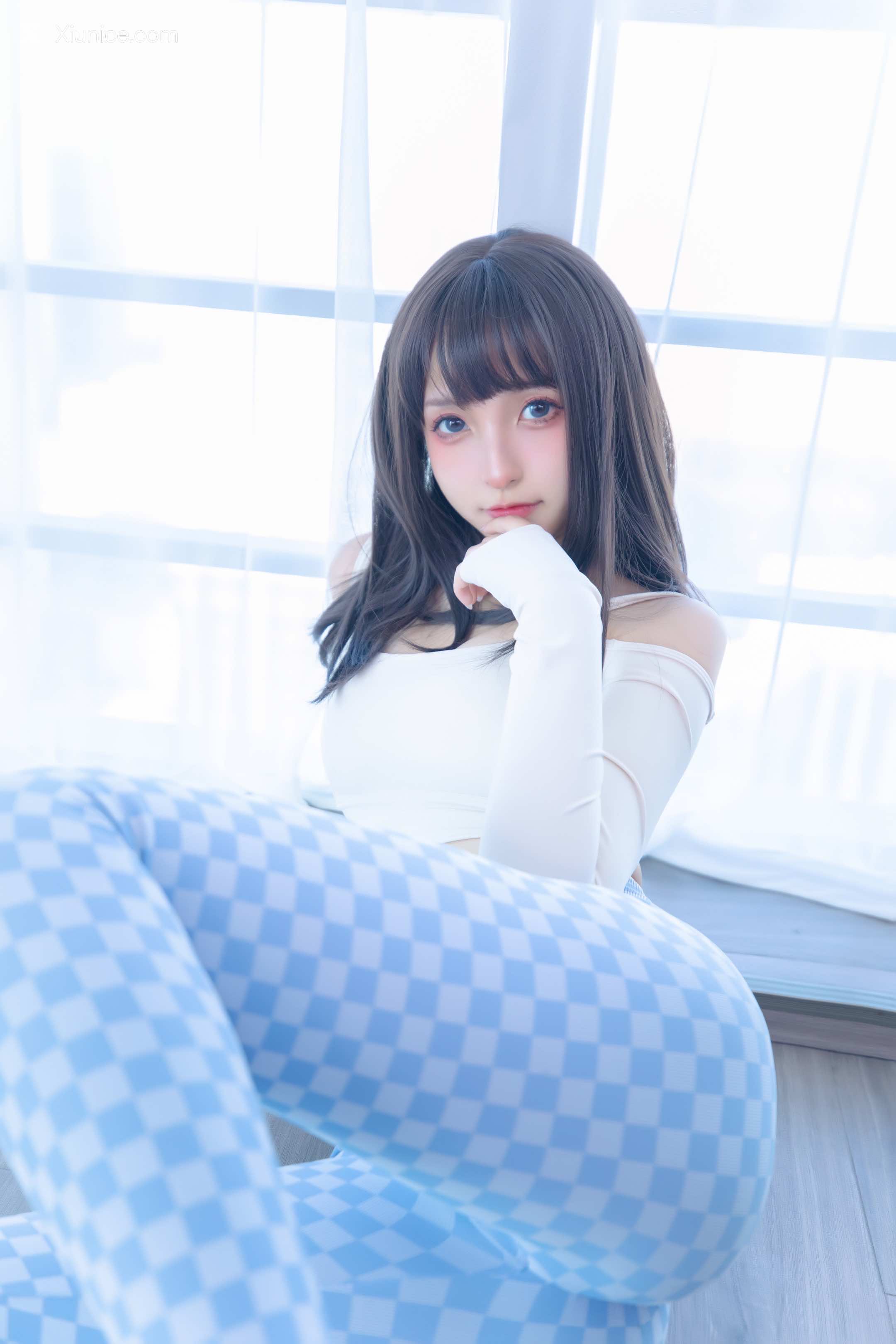 Coser@神楽坂真冬 Vol.103 蓝白格 第74张