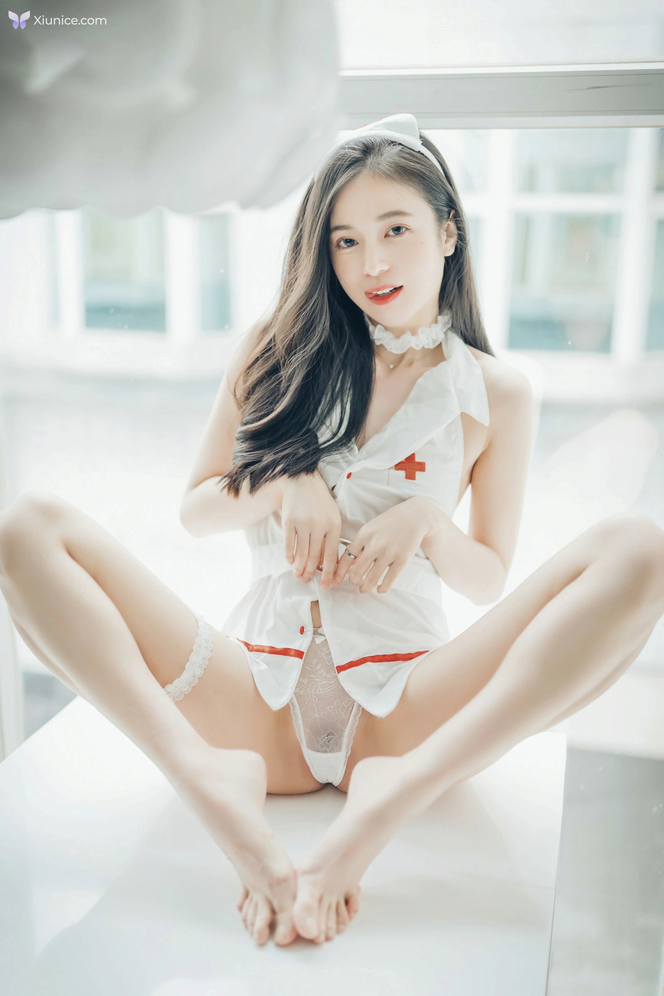 JVID 辰辰 – 透明內褲張開腳比駱駝蹄還更厲害中空小護士兩片式睡衣 第109张