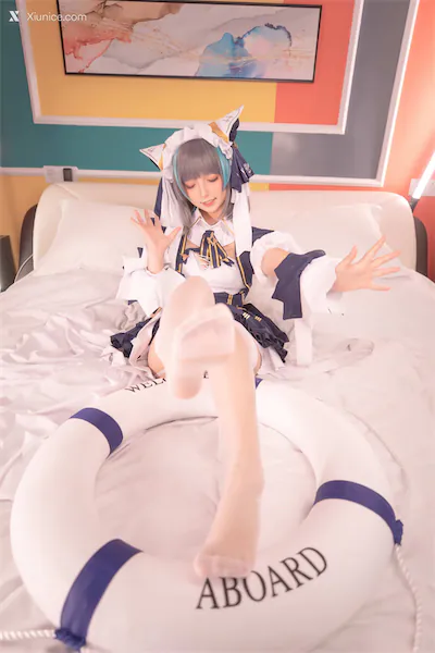 Coser@神楽坂真冬 Vol.085 绝对企画-柴郡cos《纯色庭院》