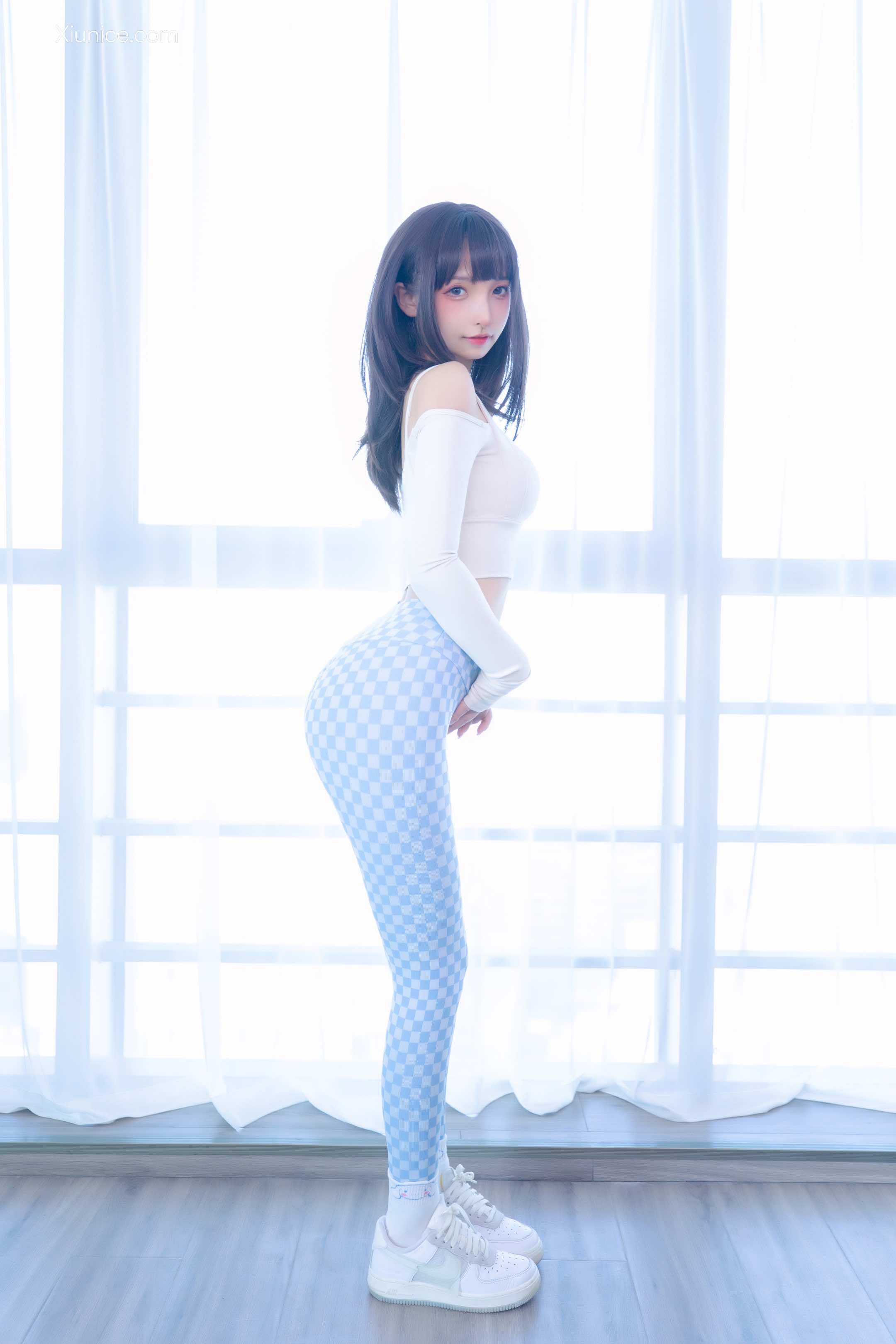 Coser@神楽坂真冬 Vol.103 蓝白格 第57张