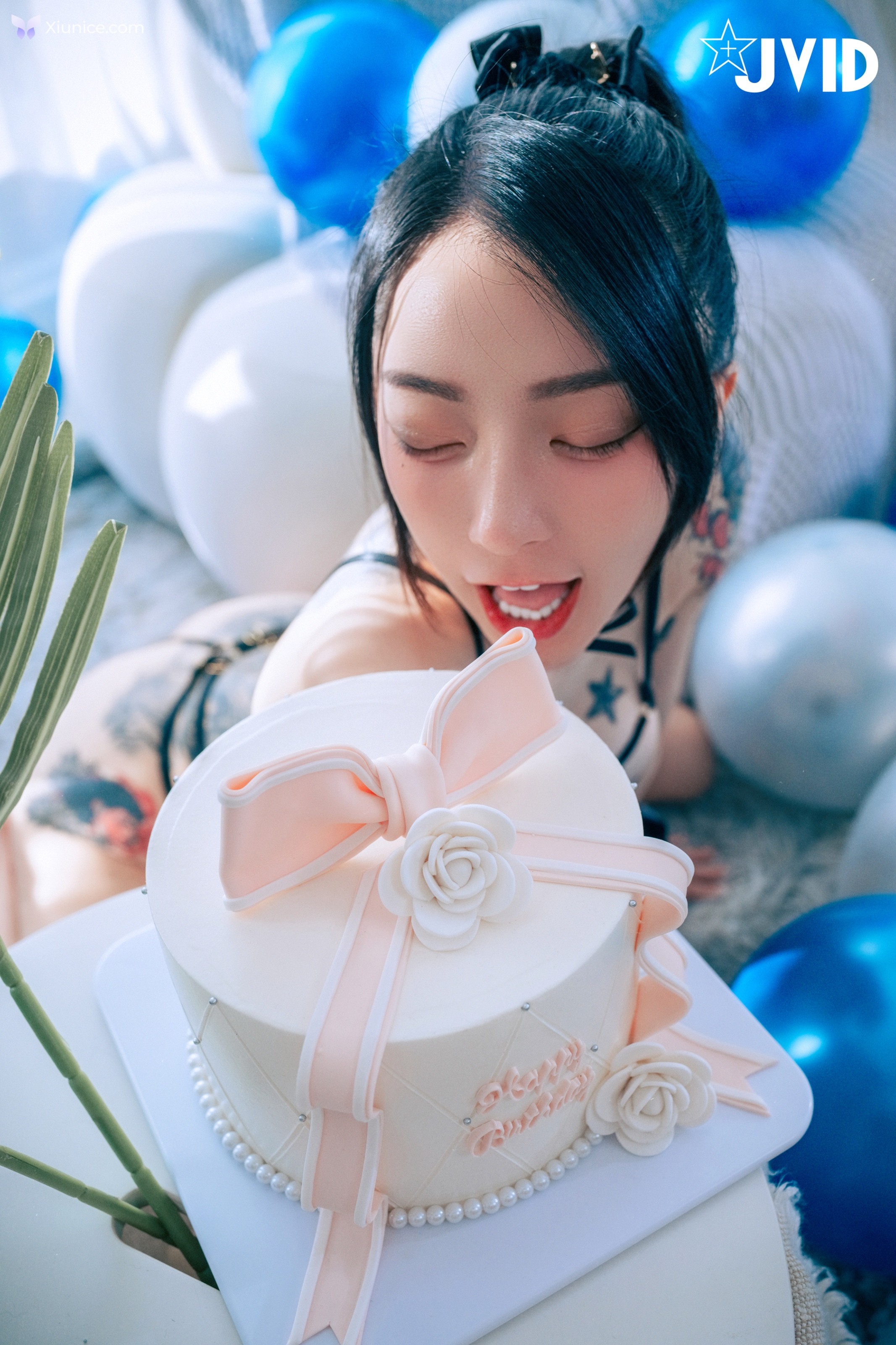 JVID 飄飄哥 – 最狂尺度生日特輯極細丁無膚膠色色の裸體生日趴飄飄慶生被脫光光塗抹奶油超細線丁無膚膠擠出誘人駱駝蹄屁股翹高背後位視角超色慾超誘人裸體奶油慶生影片熱映中 第207张