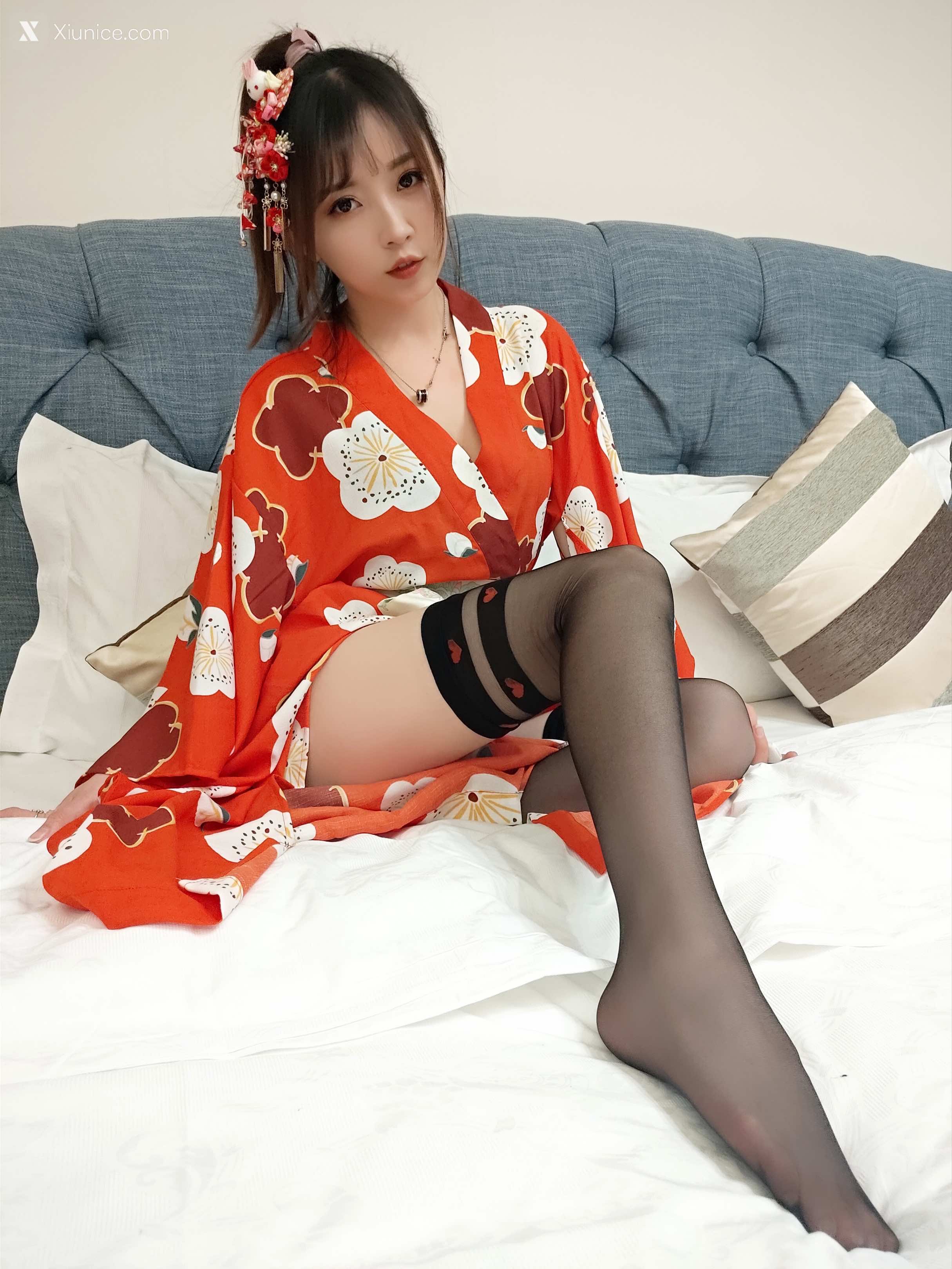 Coser@小女巫露娜 Vol.002 和服桃心黑色长筒袜 第15张