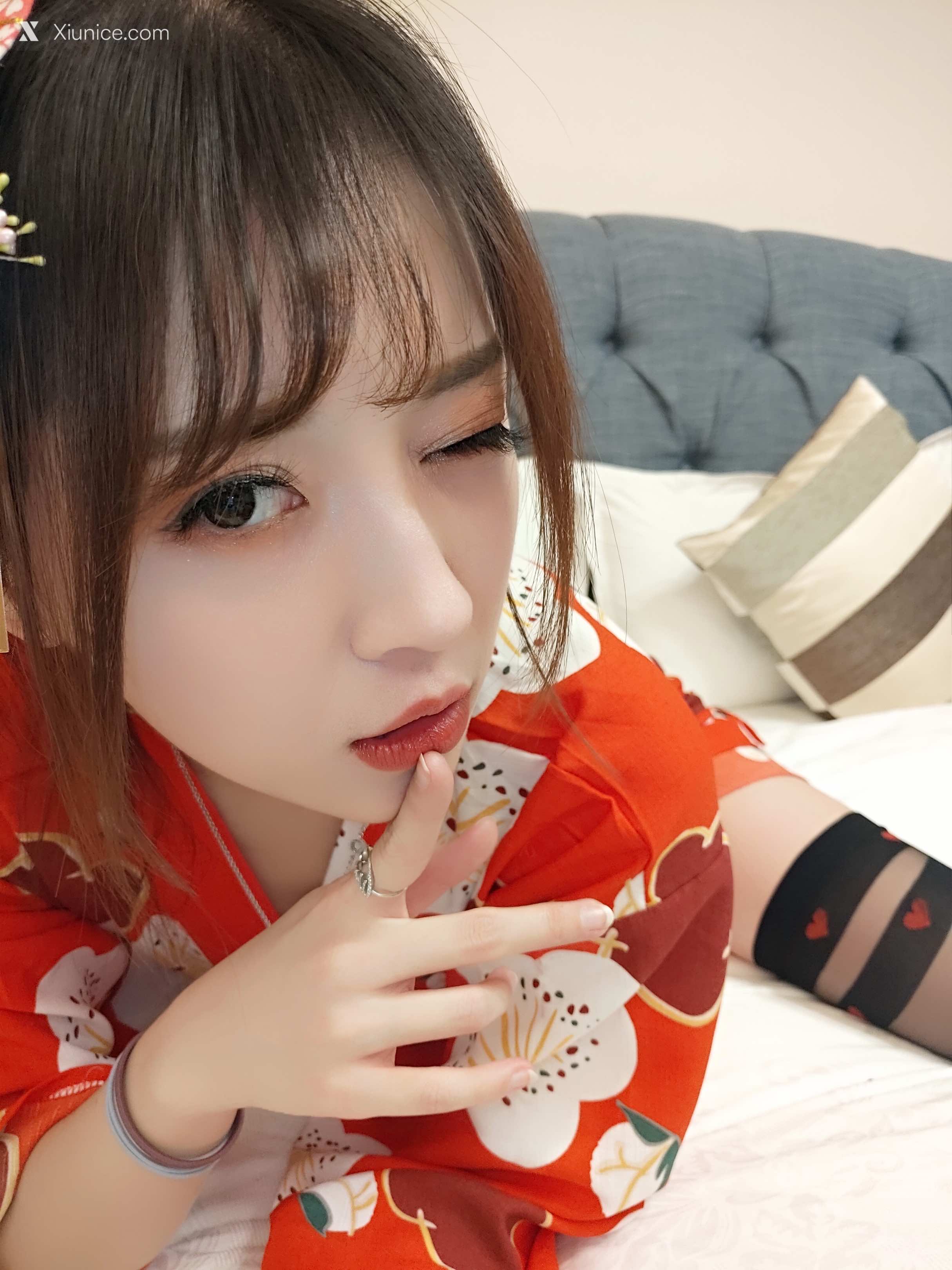 Coser@小女巫露娜 Vol.002 和服桃心黑色长筒袜 第12张