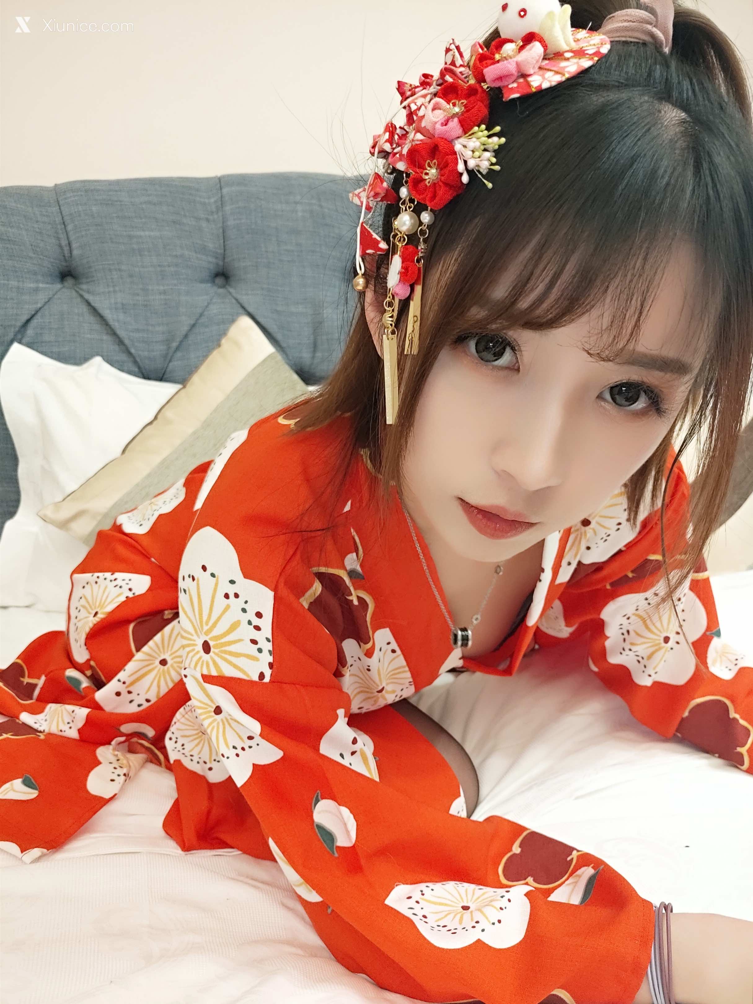 Coser@小女巫露娜 Vol.002 和服桃心黑色长筒袜 第16张