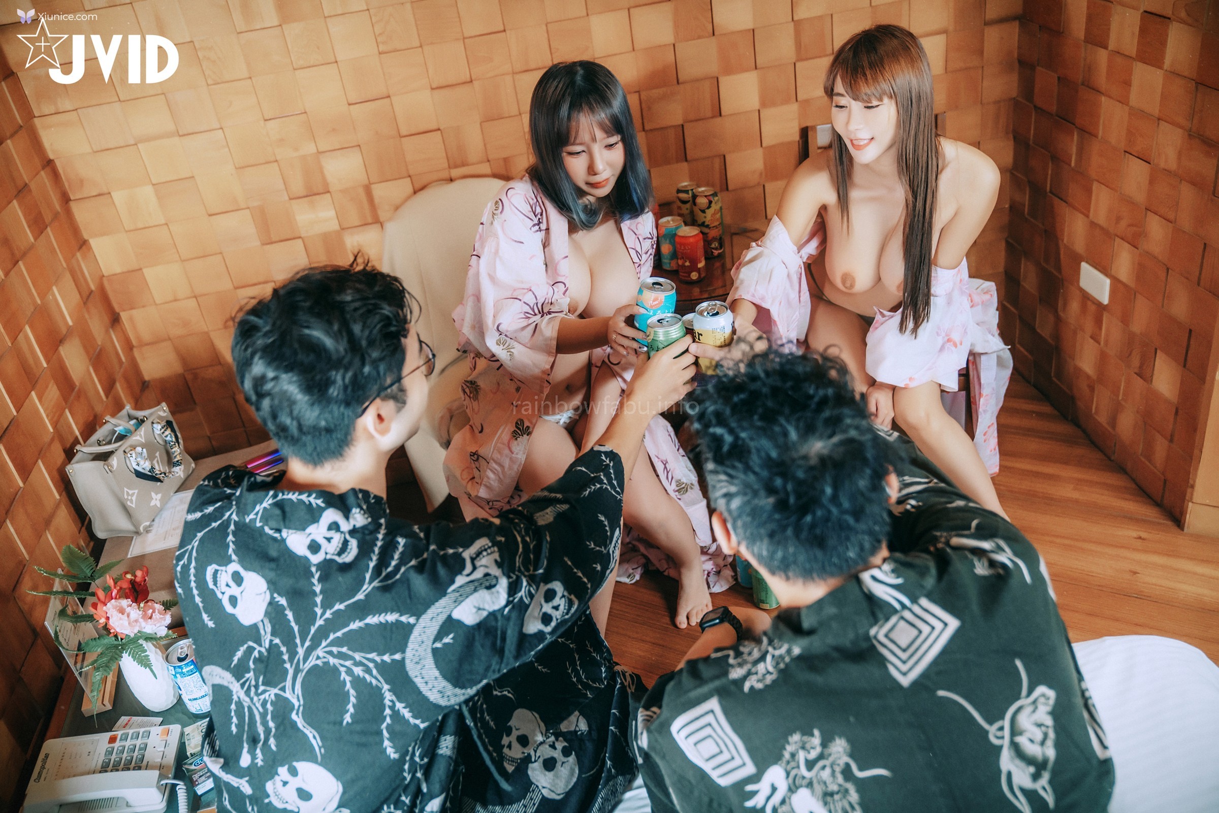 JVID 于心 Lele 樂樂 – 上空無碼學長幫學妹慶祝畢業邀請兩人泡溫泉泥醉混亂 第7张