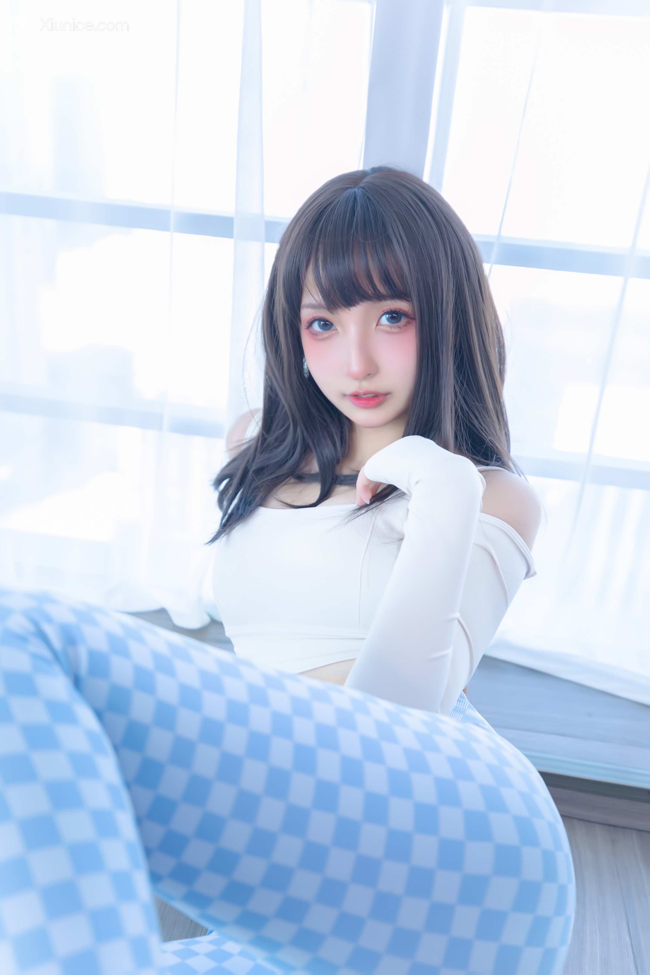 Coser@神楽坂真冬 Vol.103 蓝白格 第75张