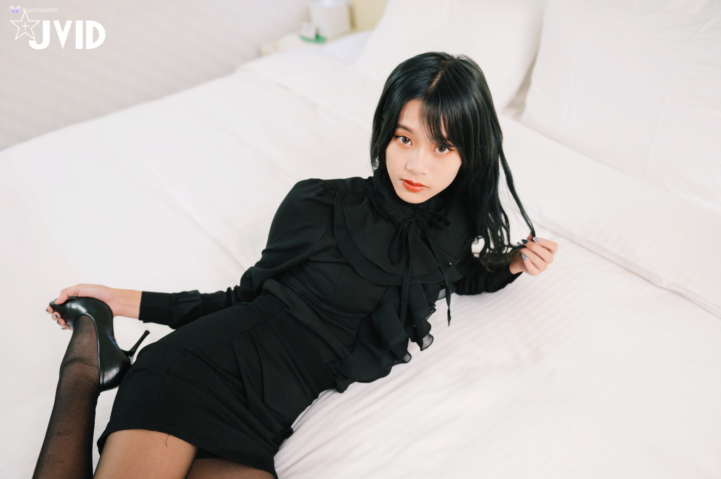 JVID 韓芳語 – DesireVol.極正大奶大學新鮮人芳語.下班後的情色指導 第25张
