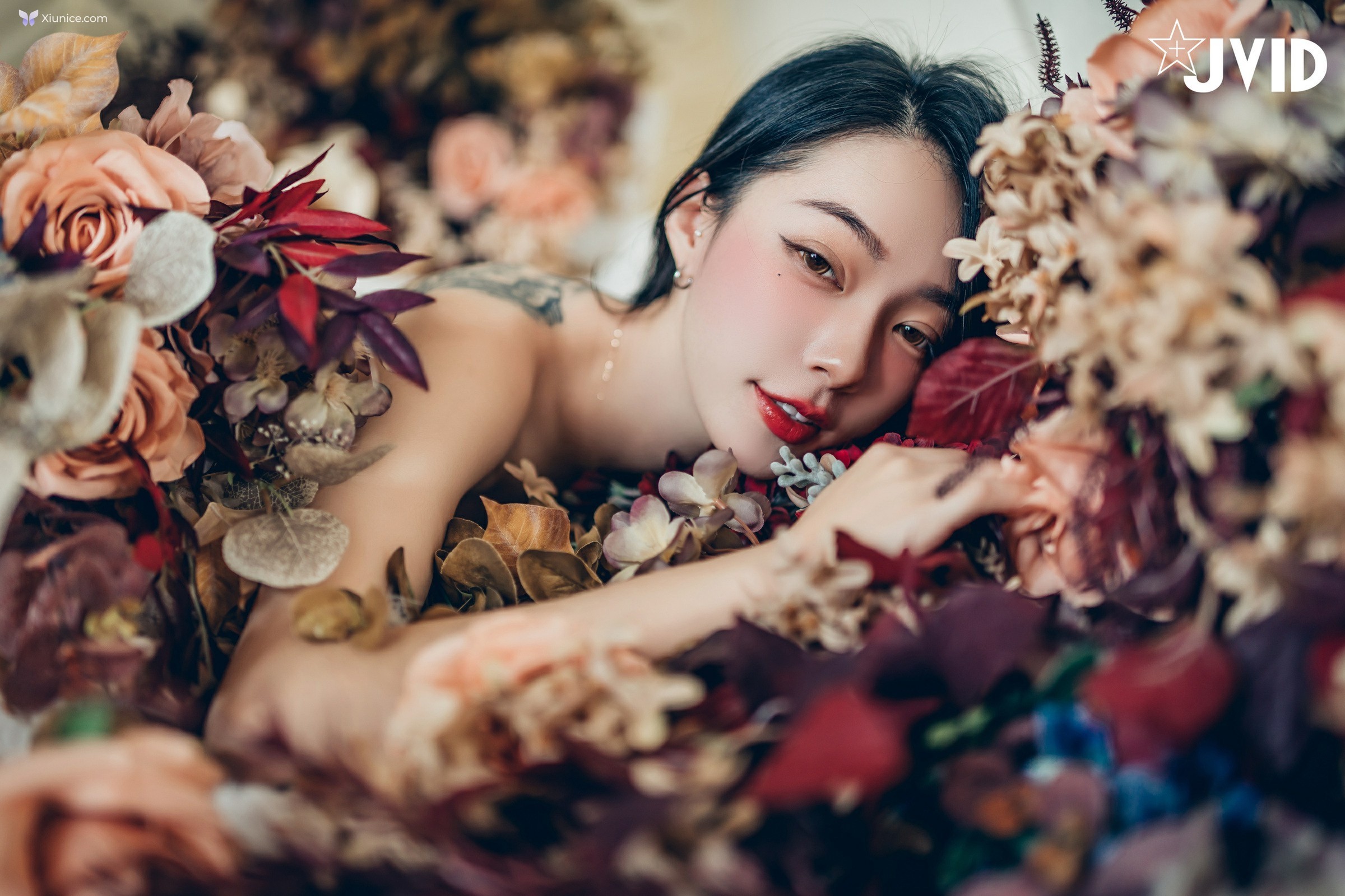 JVID 飄飄哥 – 巨乳飄飄女神精心打造的誠意寫真動漫般的完美身材還有超可愛的神祕客串喔 第132张