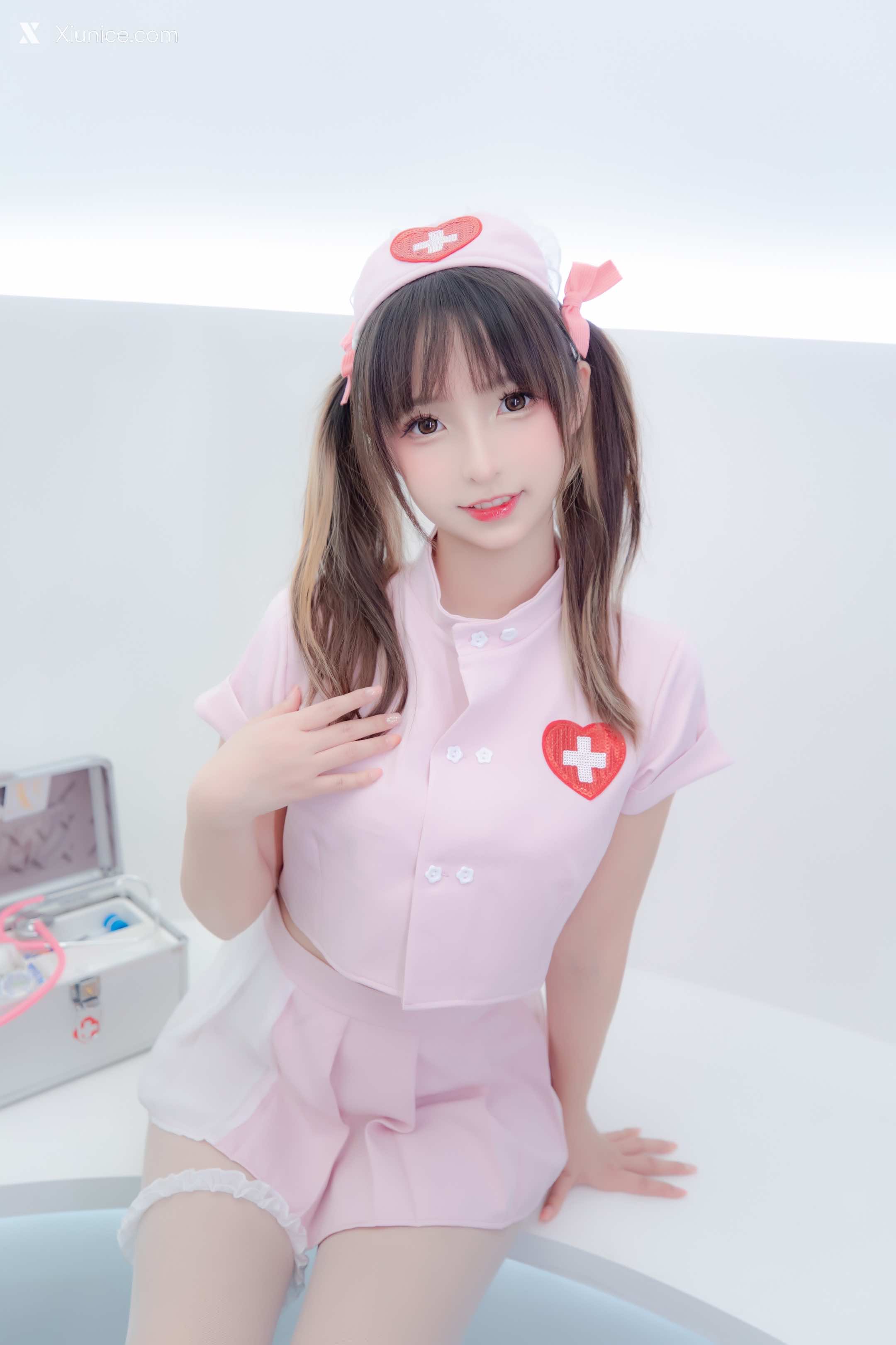 Coser@神楽坂真冬 Vol.084 绝对企画-白丝护士《心身バランス》 第1张